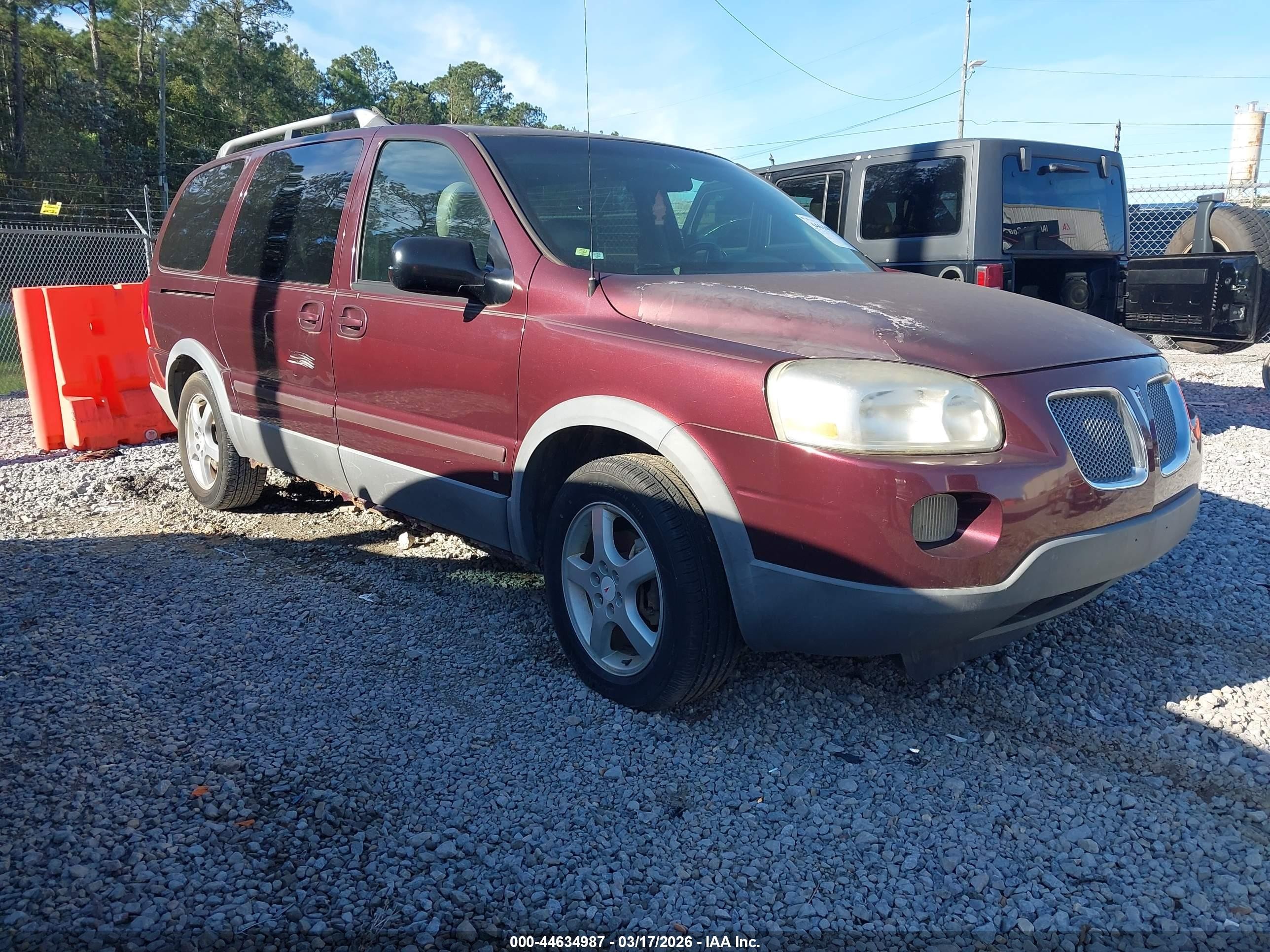 2006 Pontiac Montana, VIN 1GMDV33L06D246957 — Side