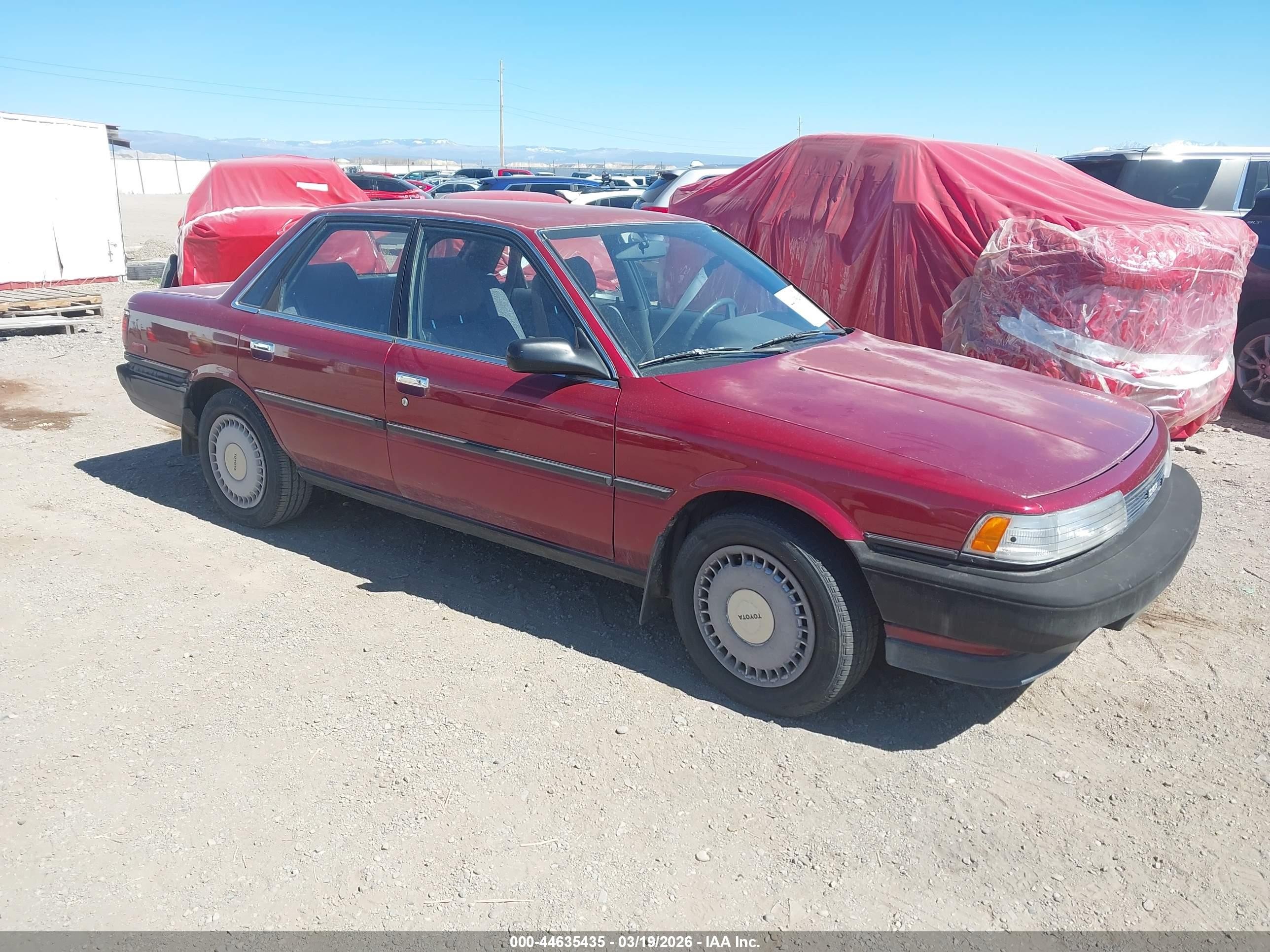 1989 Toyota Camry, VIN JT2VV21E3K0065126 — Rear end