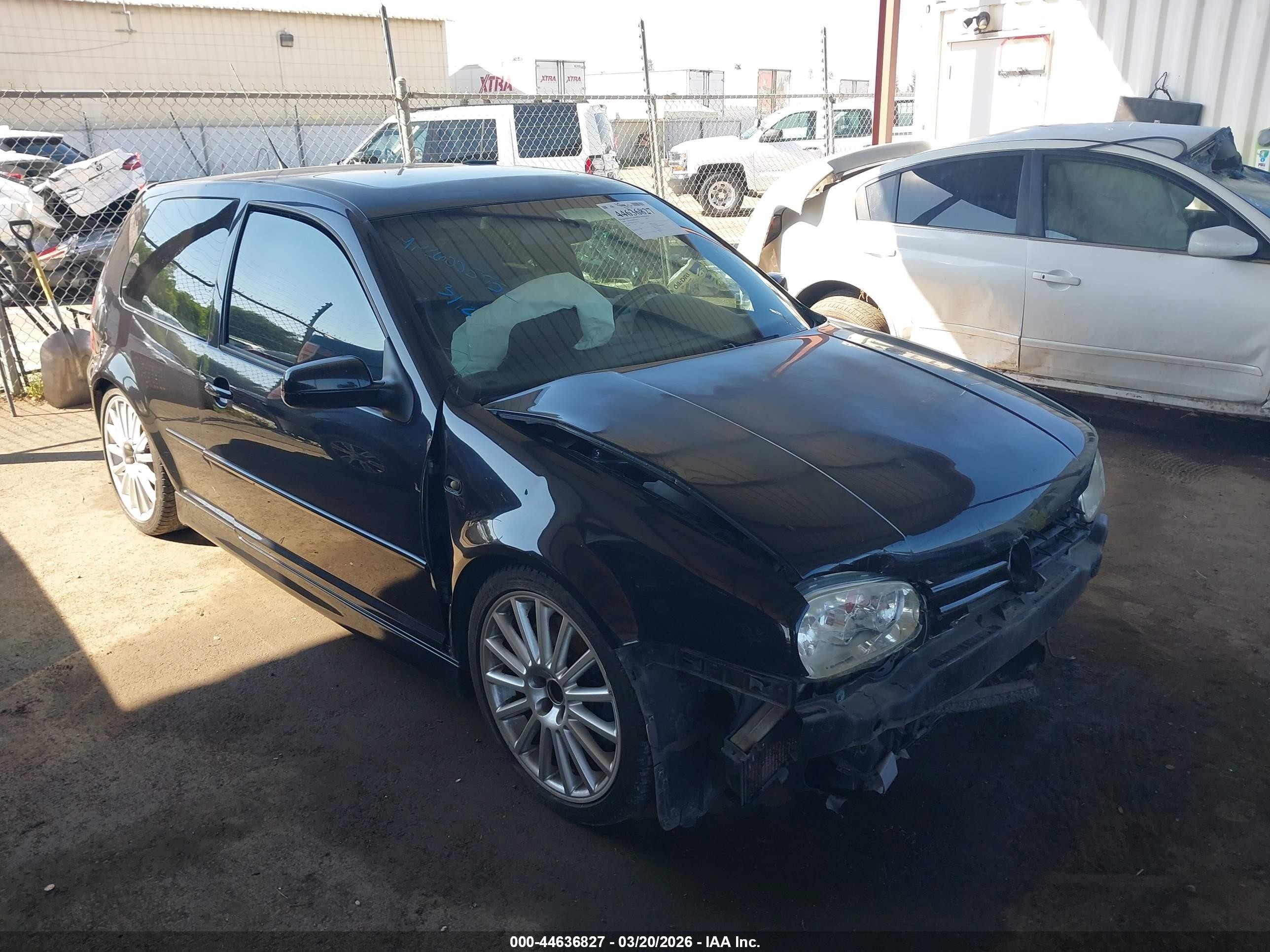 2004 Volkswagen R32, VIN WVWKG61J94D133532 — Front end