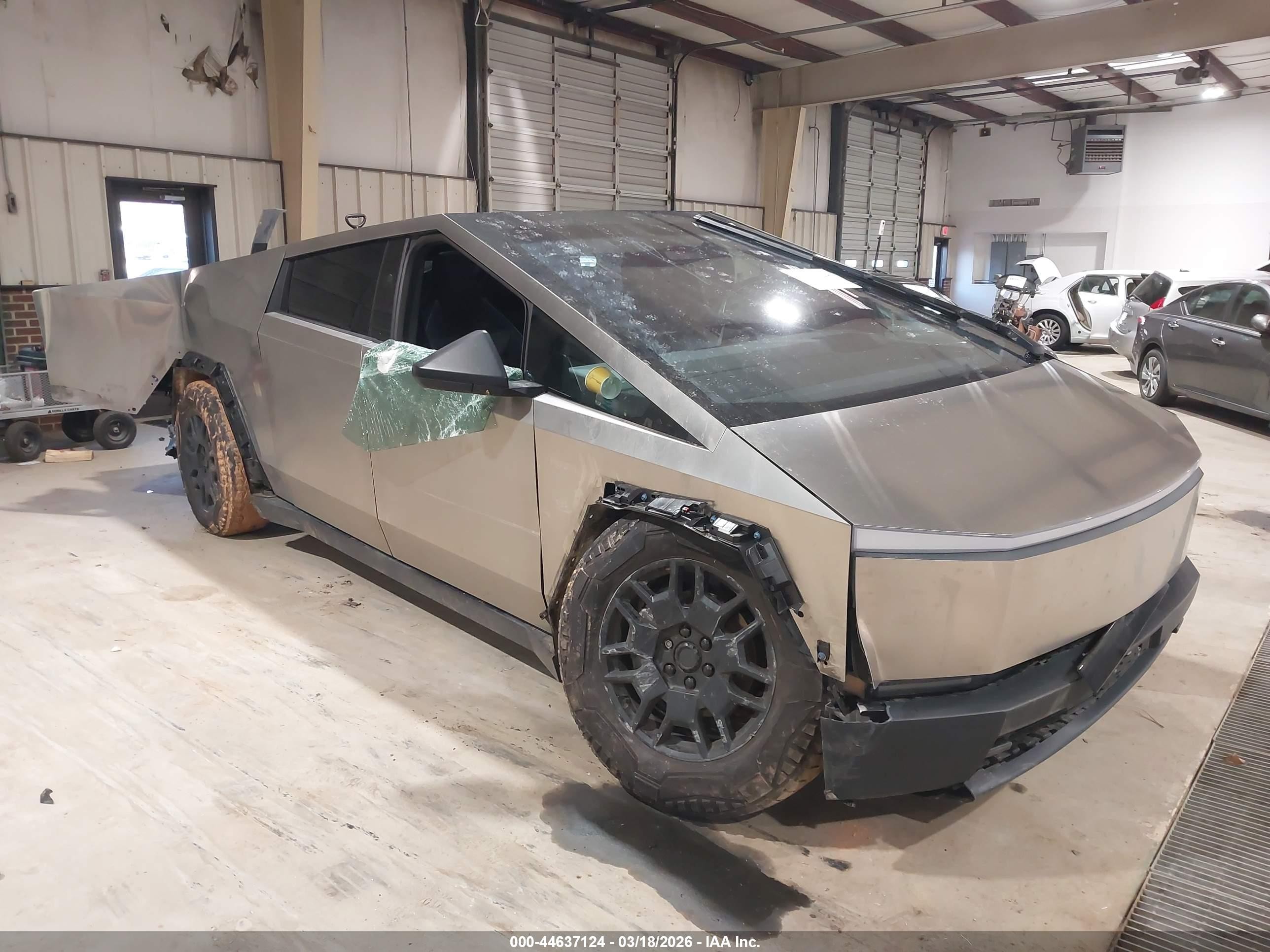2024 Tesla Cybertruck, VIN 7G2CEHED2RA007243 — Rear end