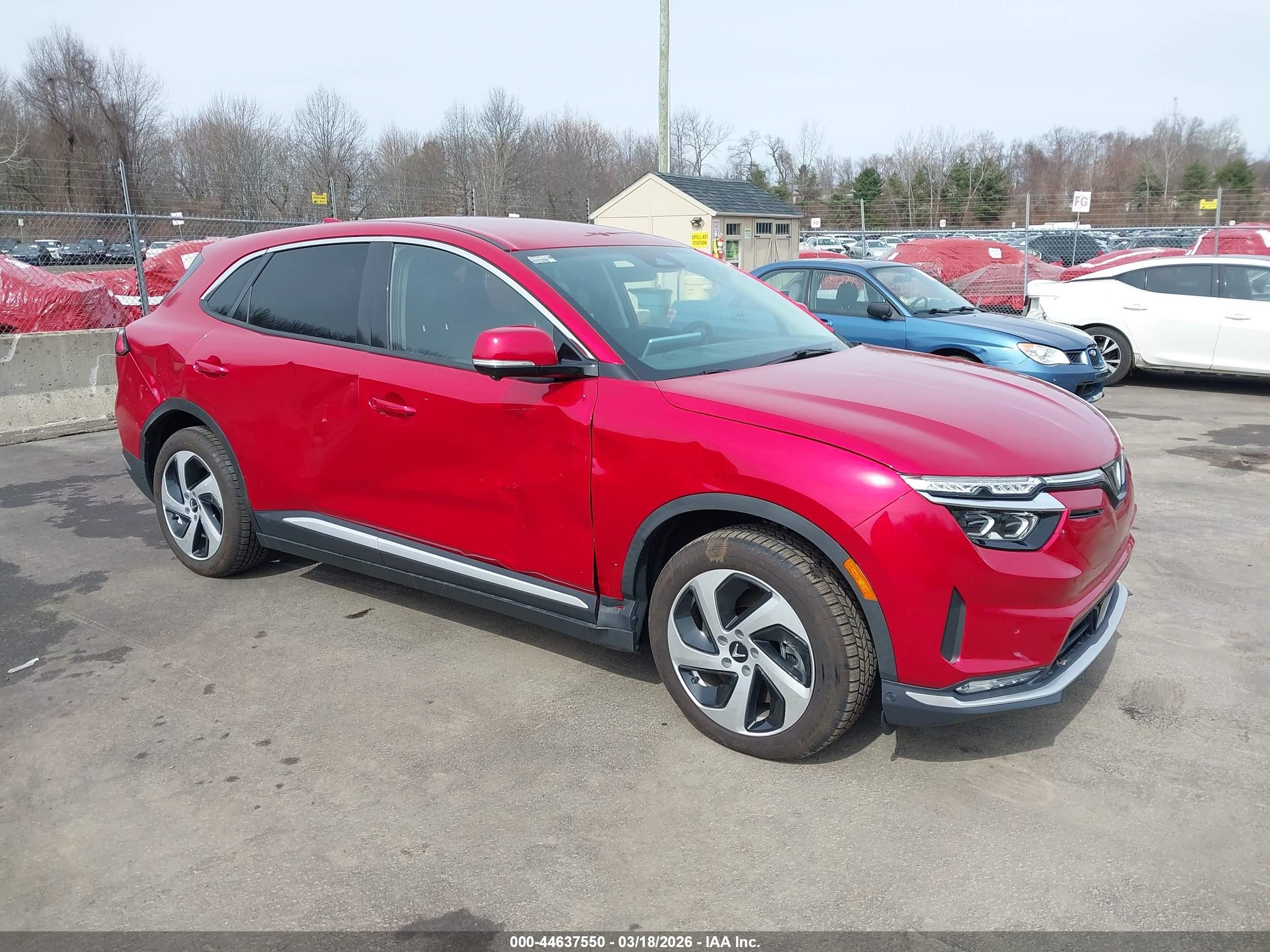 2025 VinFast VF 8 Eco, VIN RLLV1AEB7SH009422 — Side