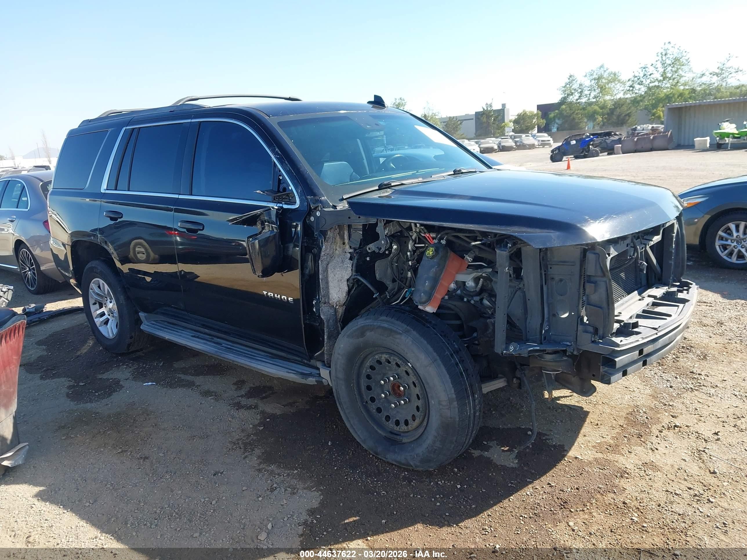 2016 Chevrolet Tahoe LT, VIN 1GNSCBKC3GR244502 — Перед