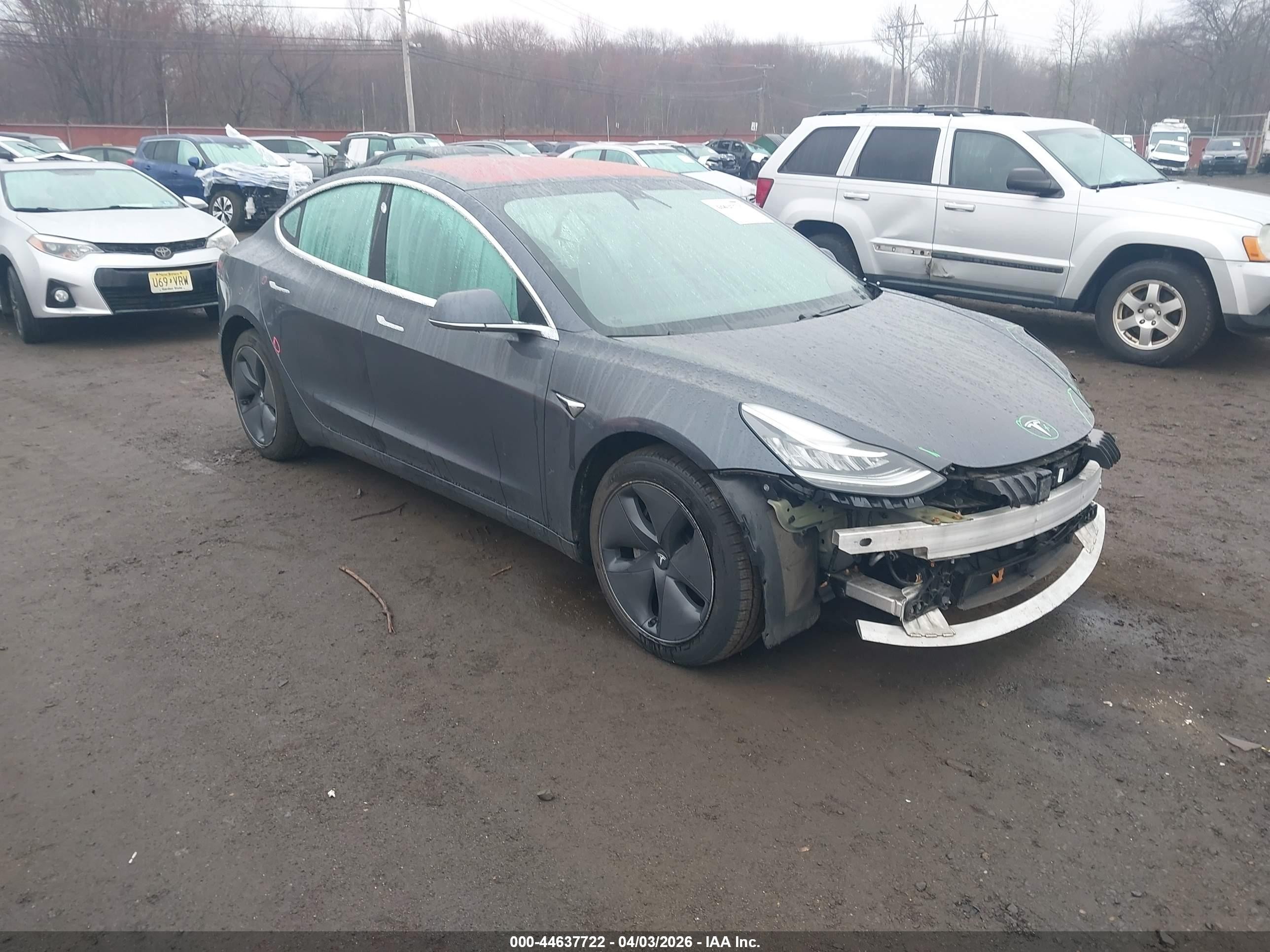 2018 Tesla Model 3 Long Range Battery, VIN 5YJ3E1EBXJF114220 — Front end
