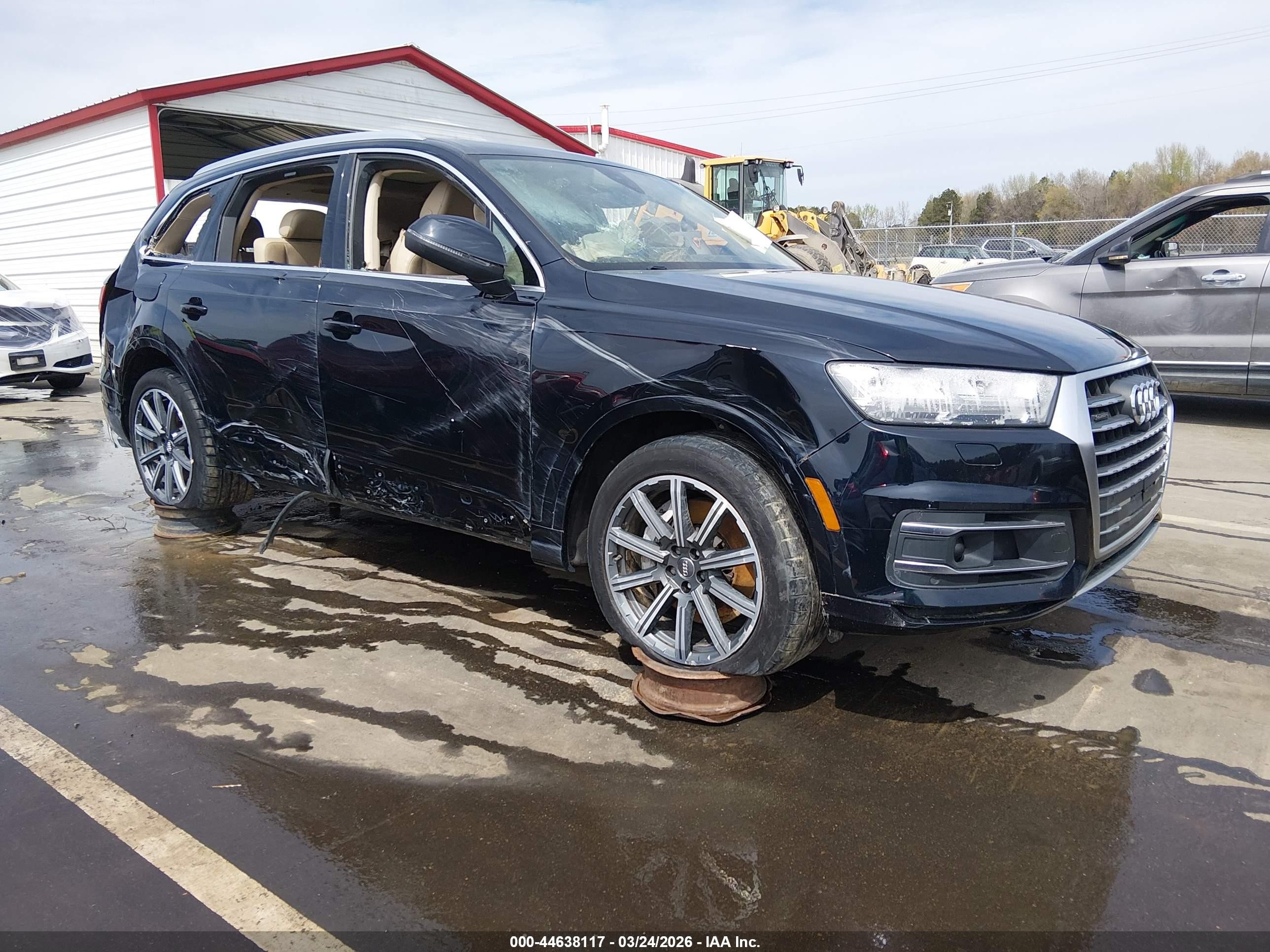 2017 Audi Q7 Prestige, VIN WA1VAAF75HD033362 — После угона
