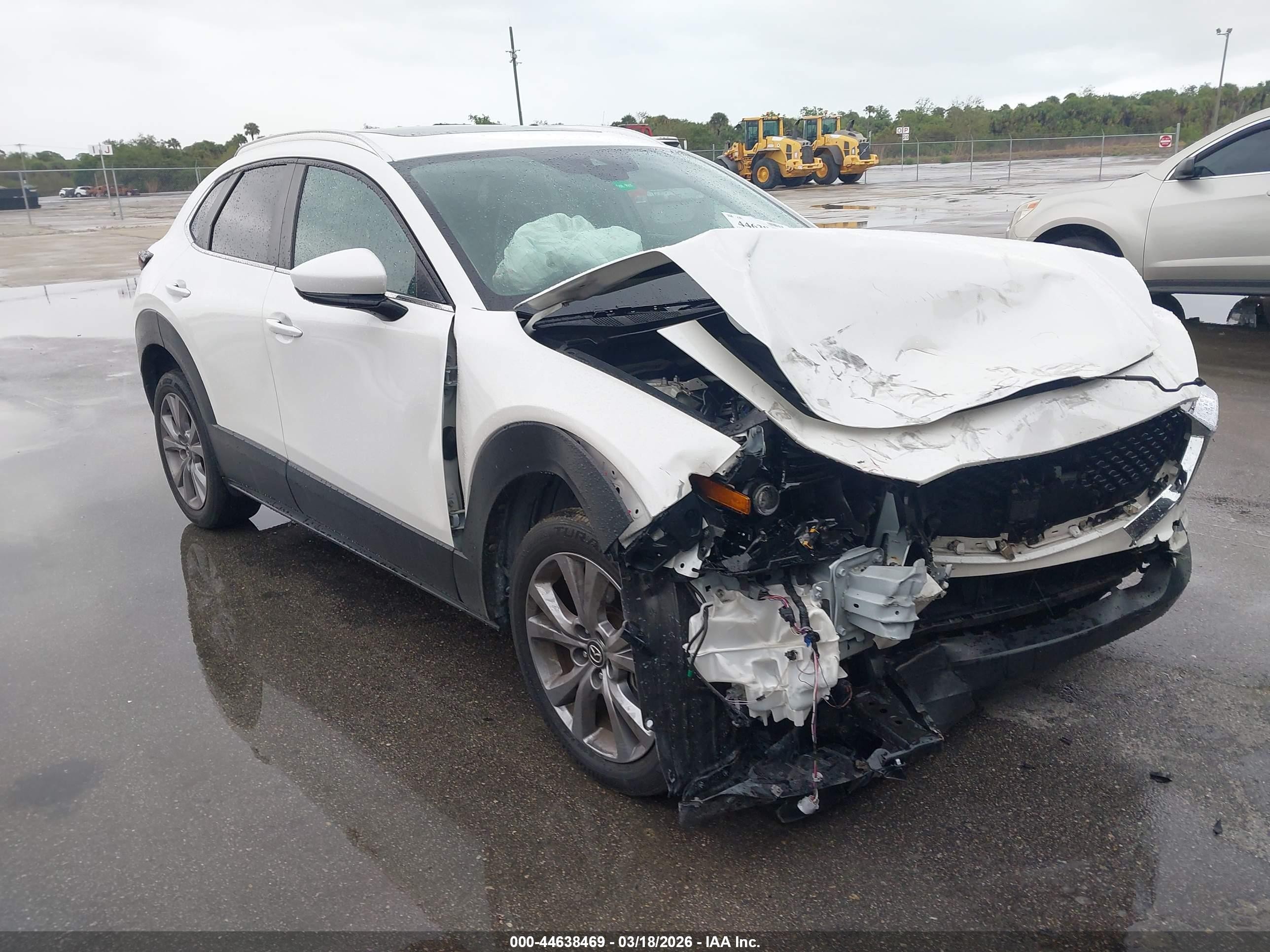 2022 Mazda CX-30 S Preferred, VIN 3MVDMBCL9NM407504 — Front end