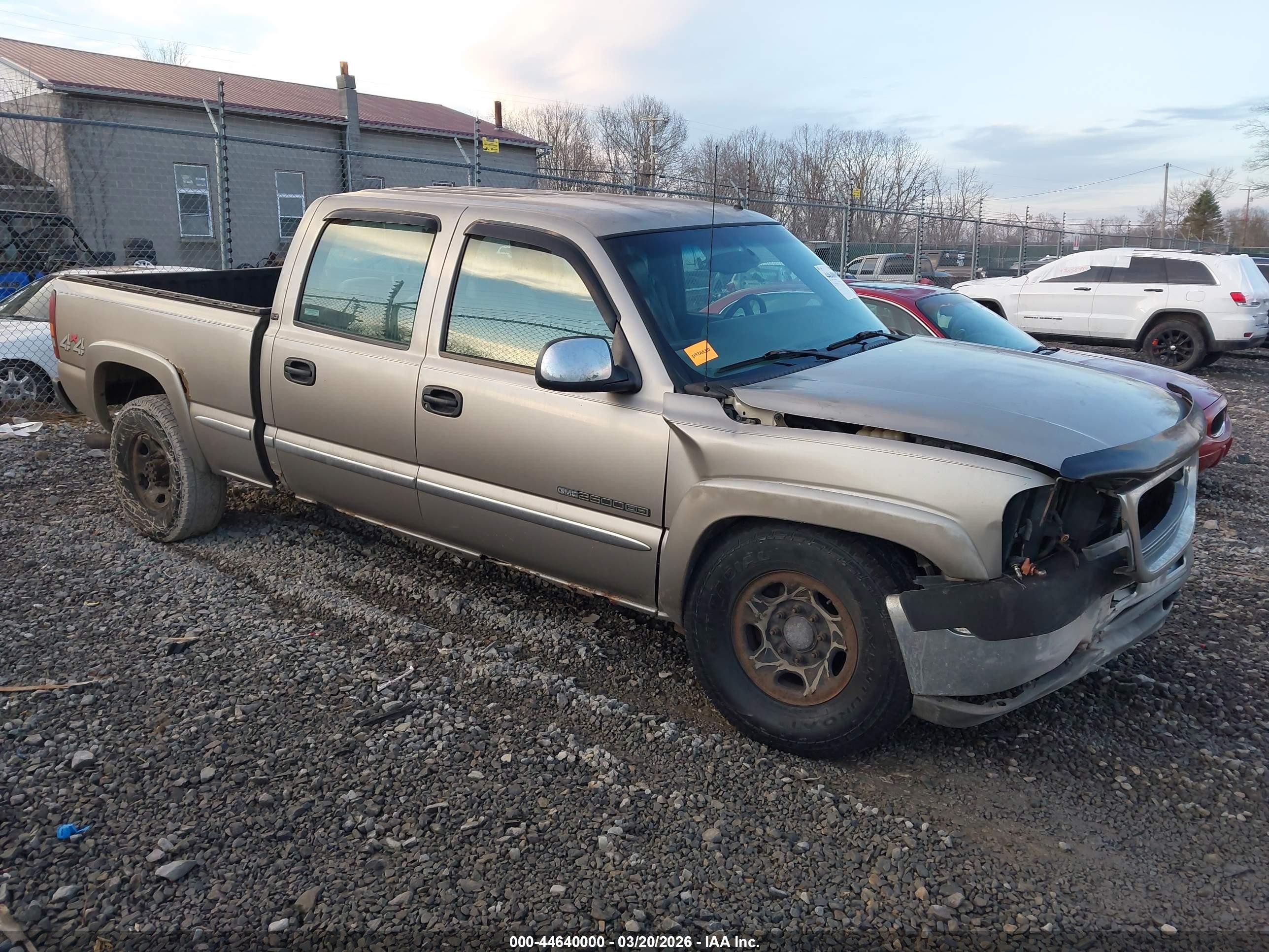 2001 GMC Sierra 2500HD SLE, VIN 1GTHK23U21F144090 — Front end
