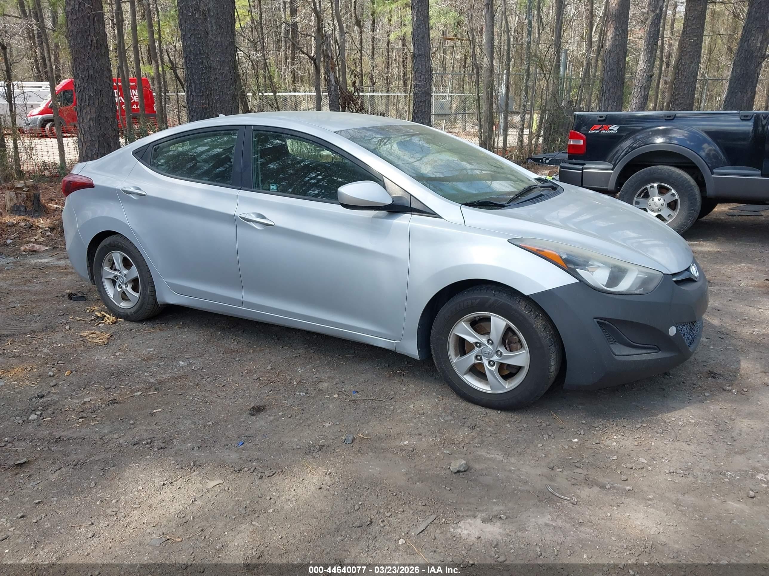 2014 Hyundai Elantra SE, VIN KMHDH4AE4EU217090 — Rear end