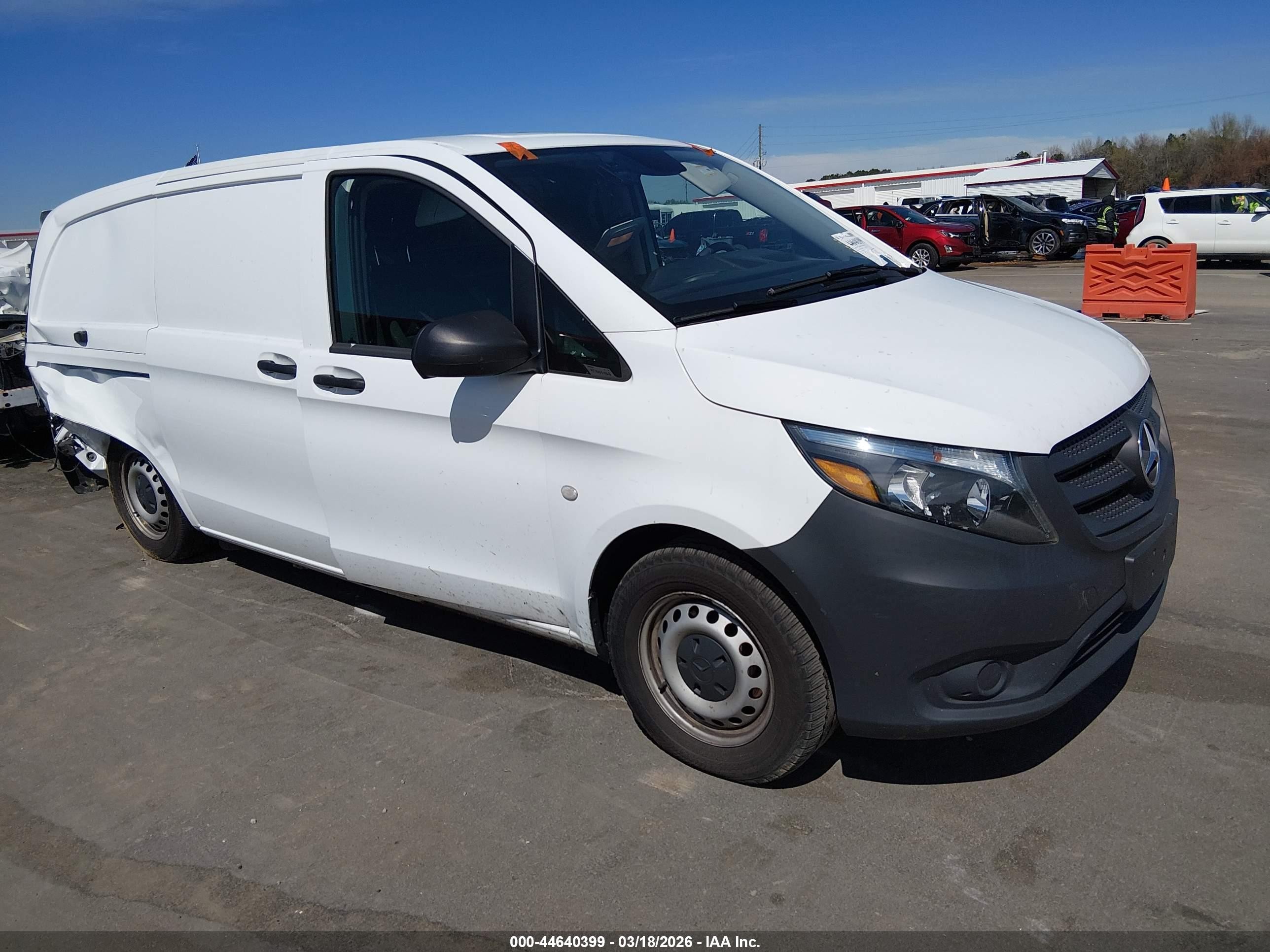 2022 Mercedes-Benz Metris Cargo, VIN W1YV0BEY3N4152155 — Зад