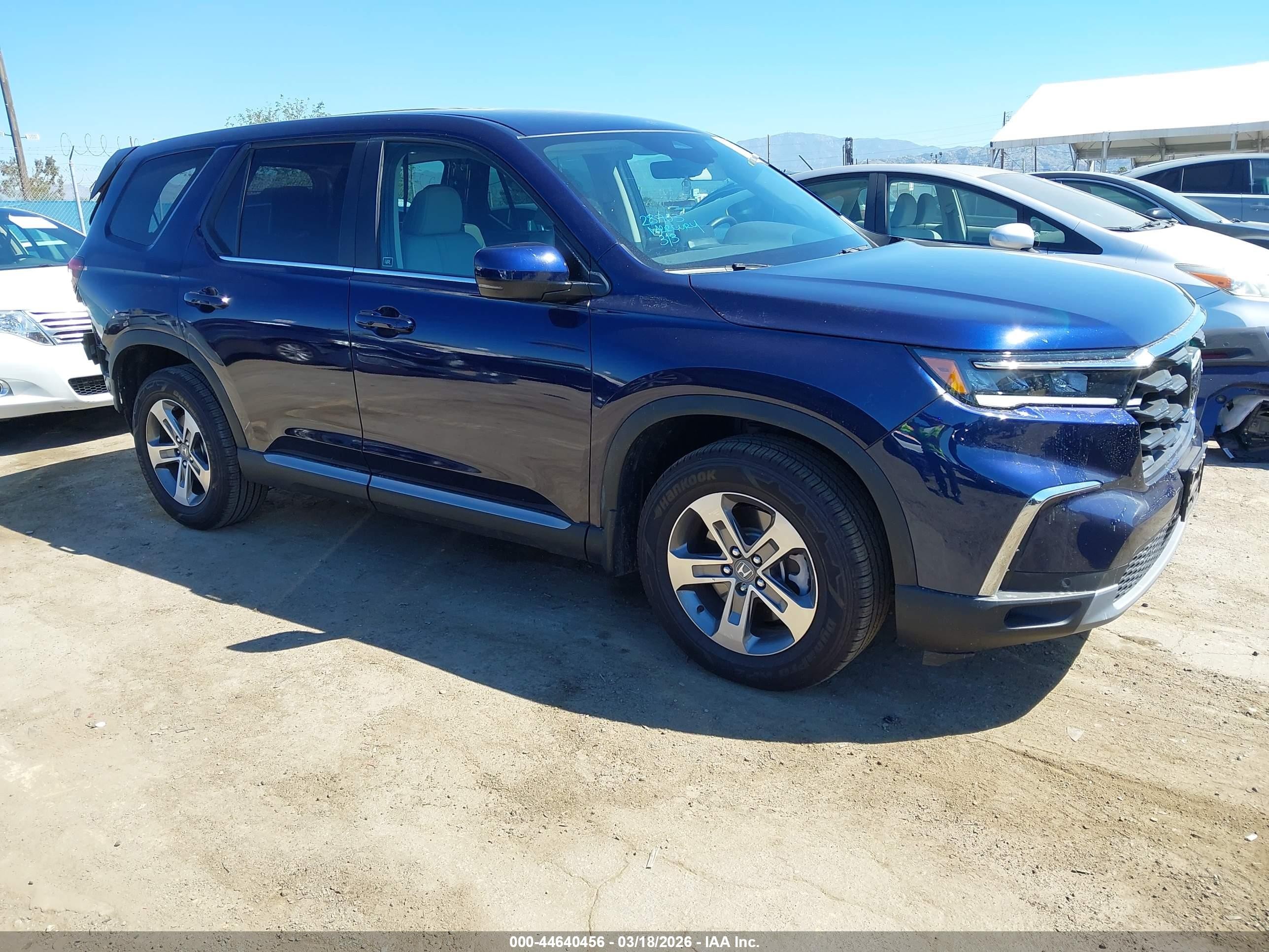 2025 Honda Pilot EX-L, VIN 5FNYG2H44SB025151 — Rear end