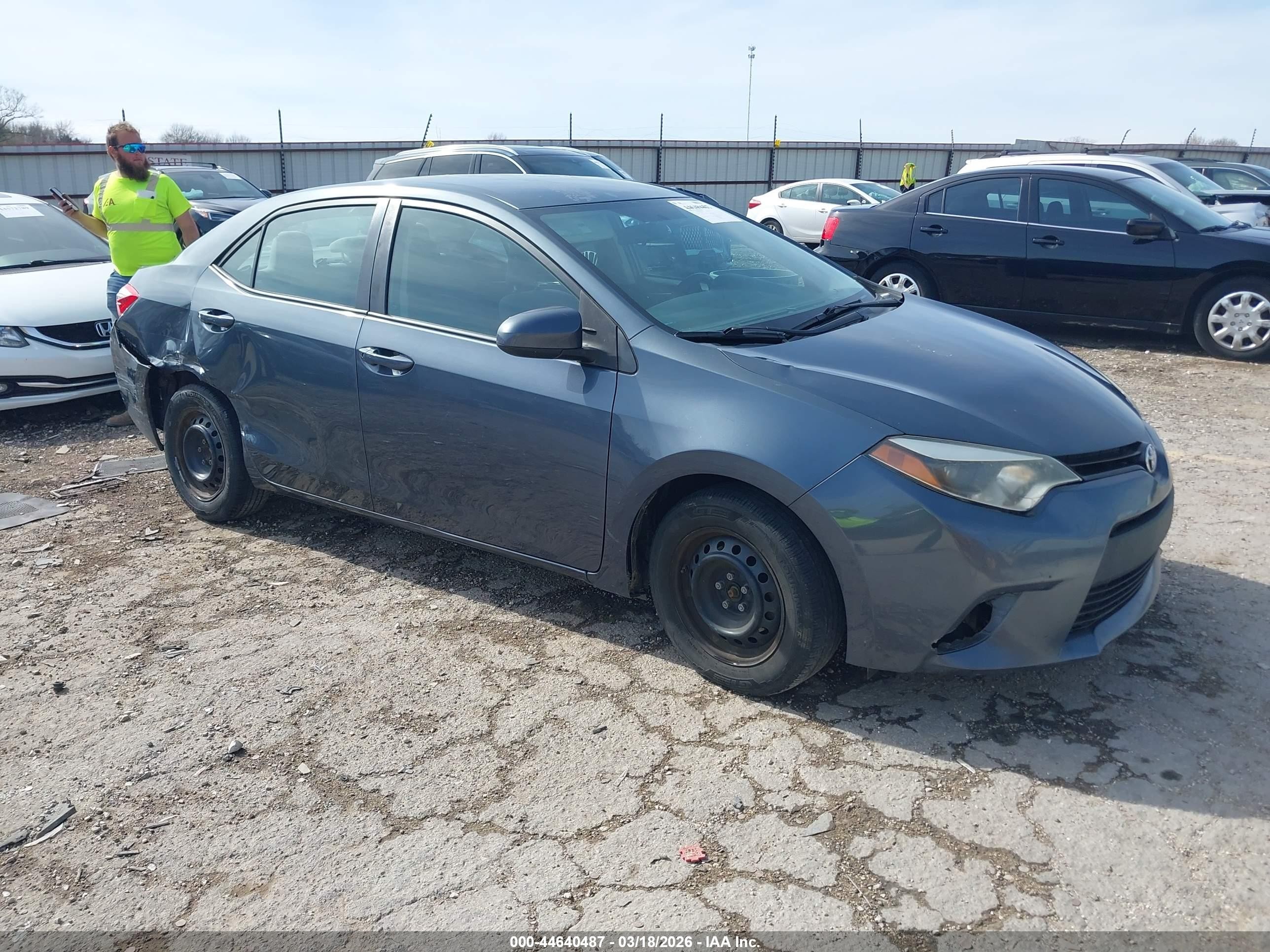 2014 Toyota Corolla L, VIN 5YFBURHE2EP161674 — Rear end
