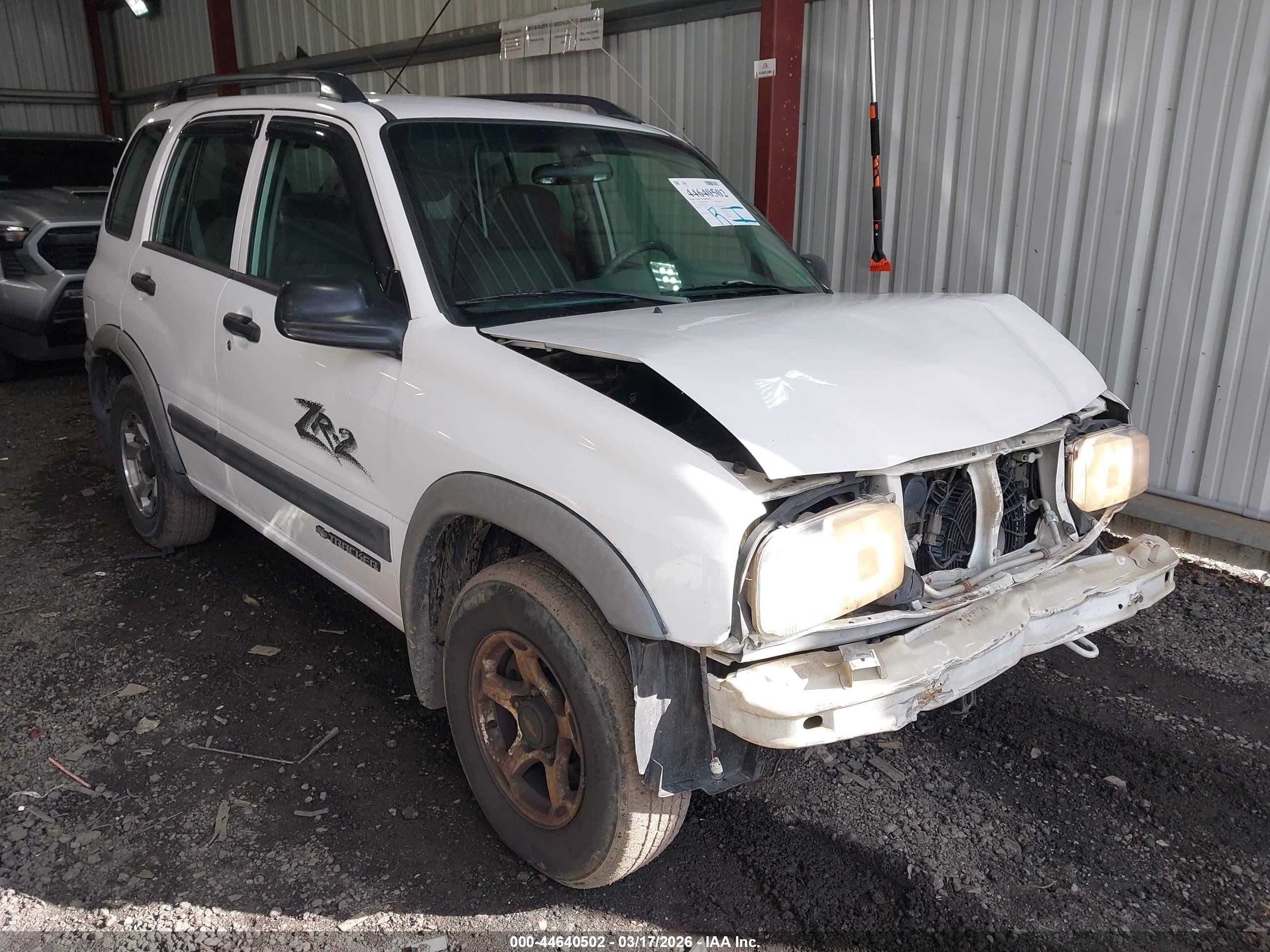 2001 Chevrolet Tracker ZR2, VIN 2CNBJ734816924574 — Перед