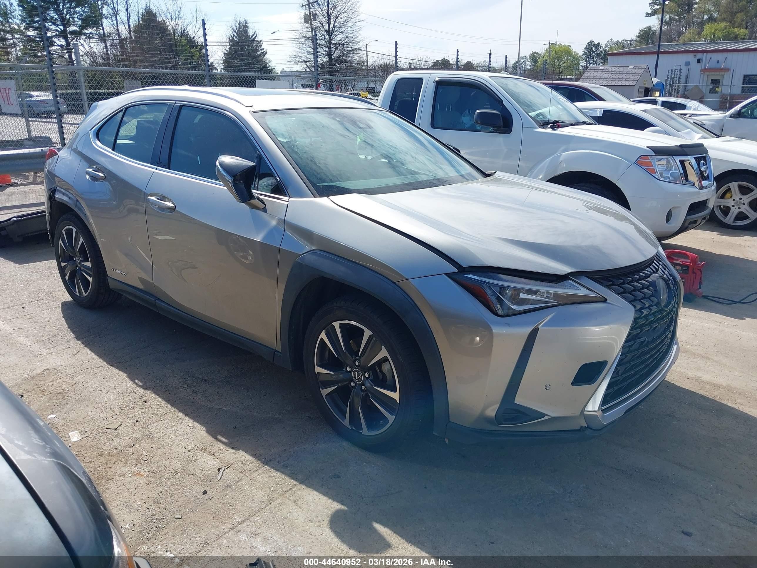 2020 Lexus UX 250h, VIN JTHP9JBH1L2020360 — Зад
