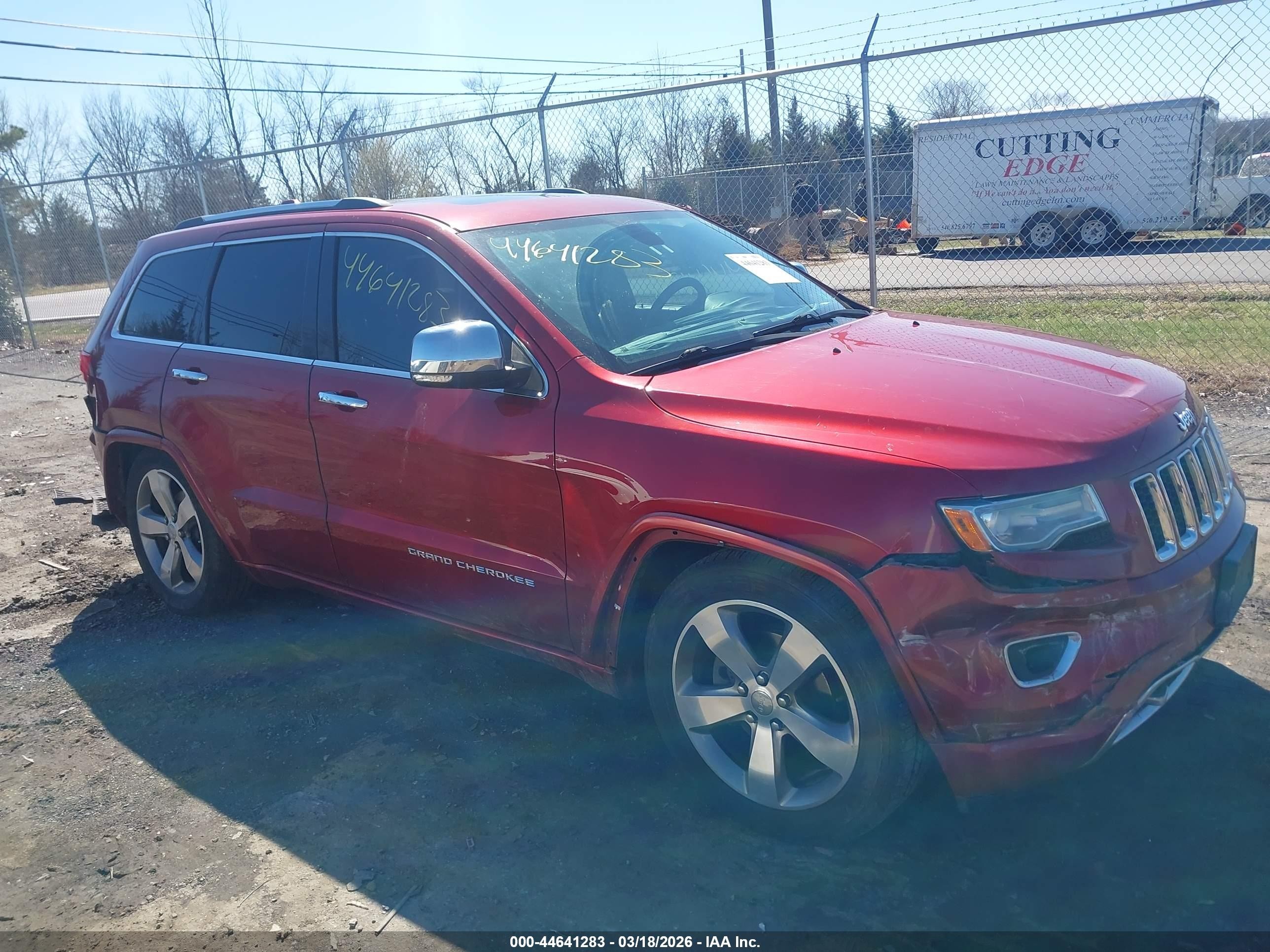 2014 Jeep Grand Cherokee Overland, VIN 1C4RJFCG2EC201100 — Перед