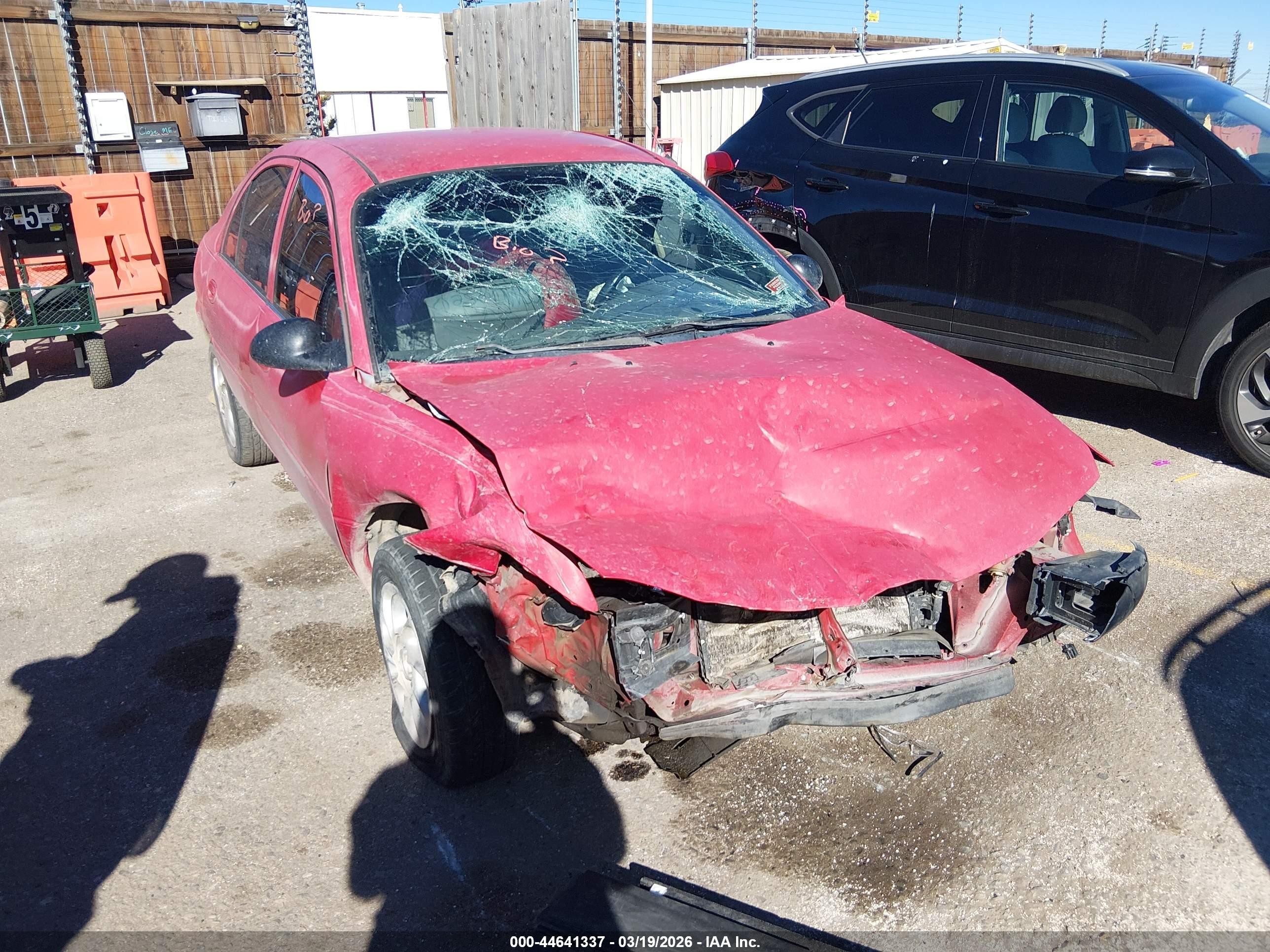 2001 Ford Escort Fleet, VIN 3FAFP13P41R126681 — Front end