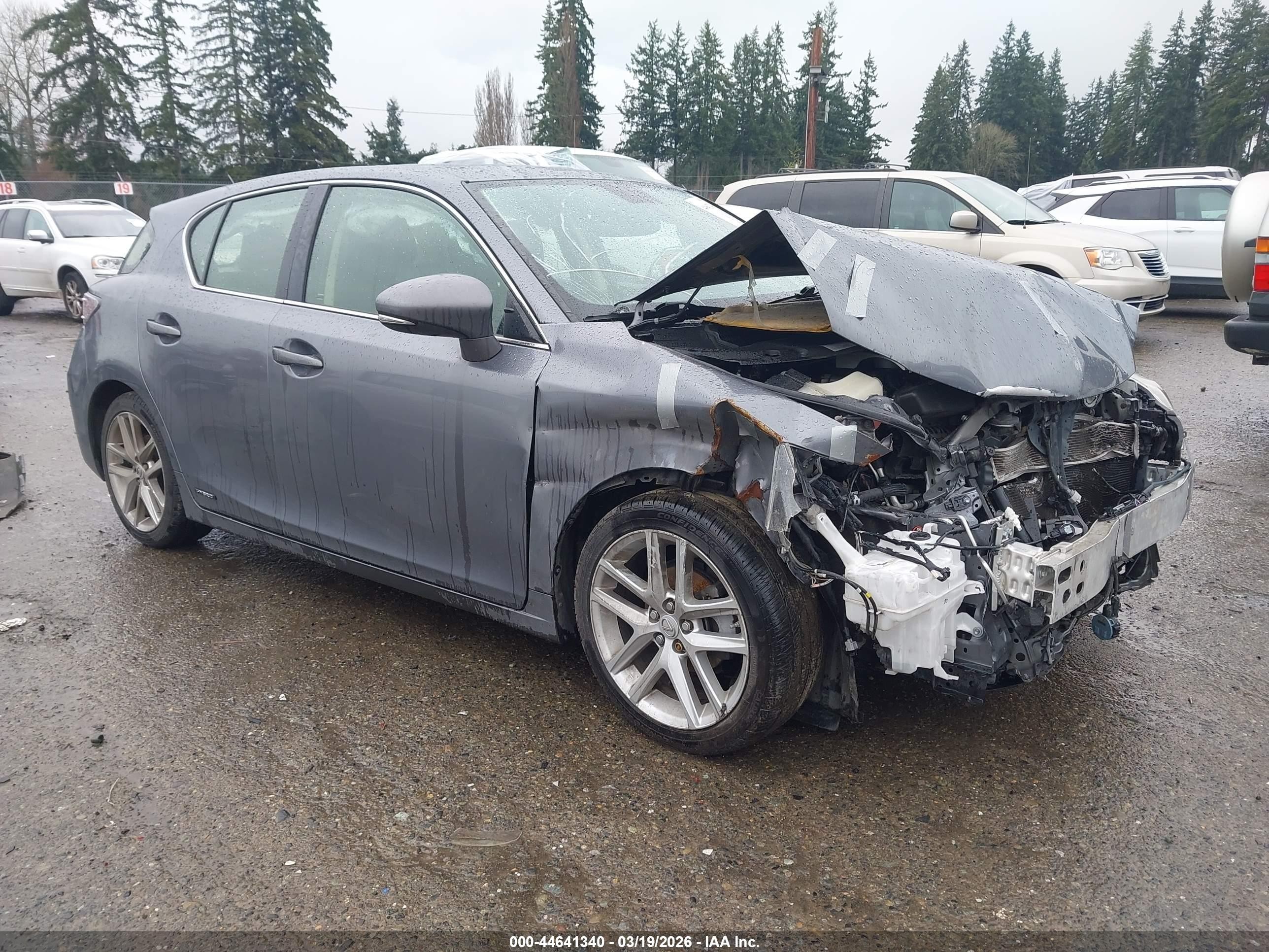 2017 Lexus CT 200h, VIN JTHKD5BH1H2287571 — Front end