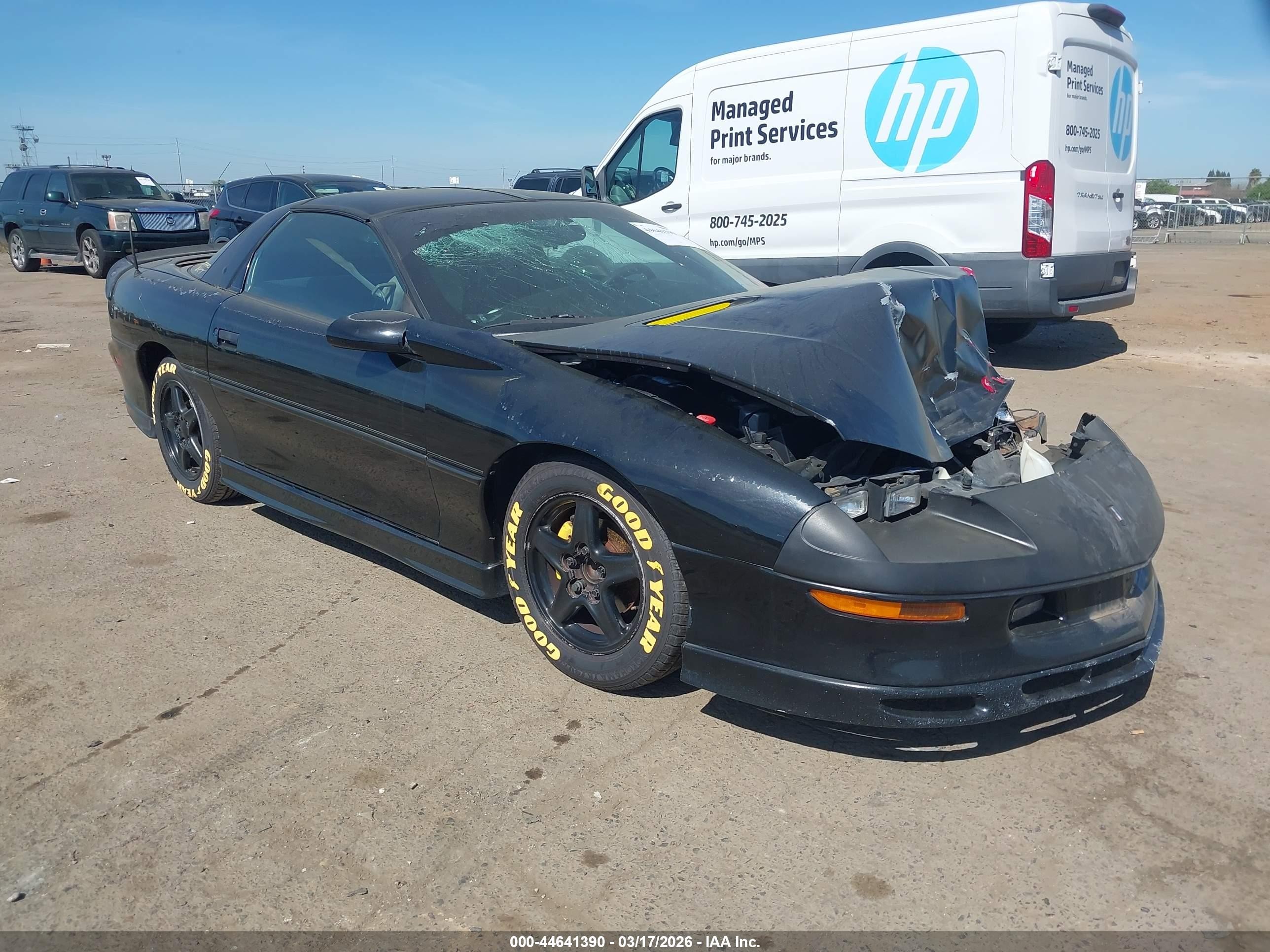 1997 Chevrolet Camaro, VIN 2G1FP22K6V2107326 — Front end