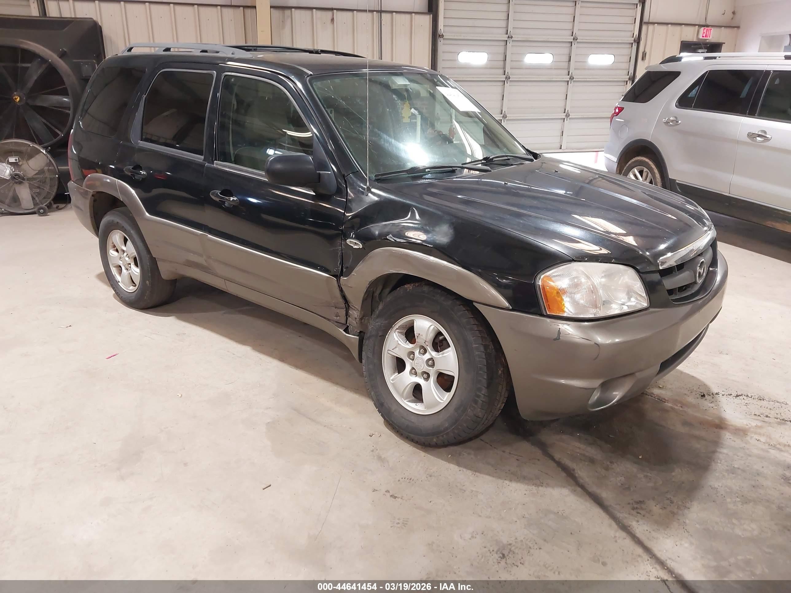 2004 Mazda Tribute ES, VIN 4F2CZ06174KM30380 — Front end