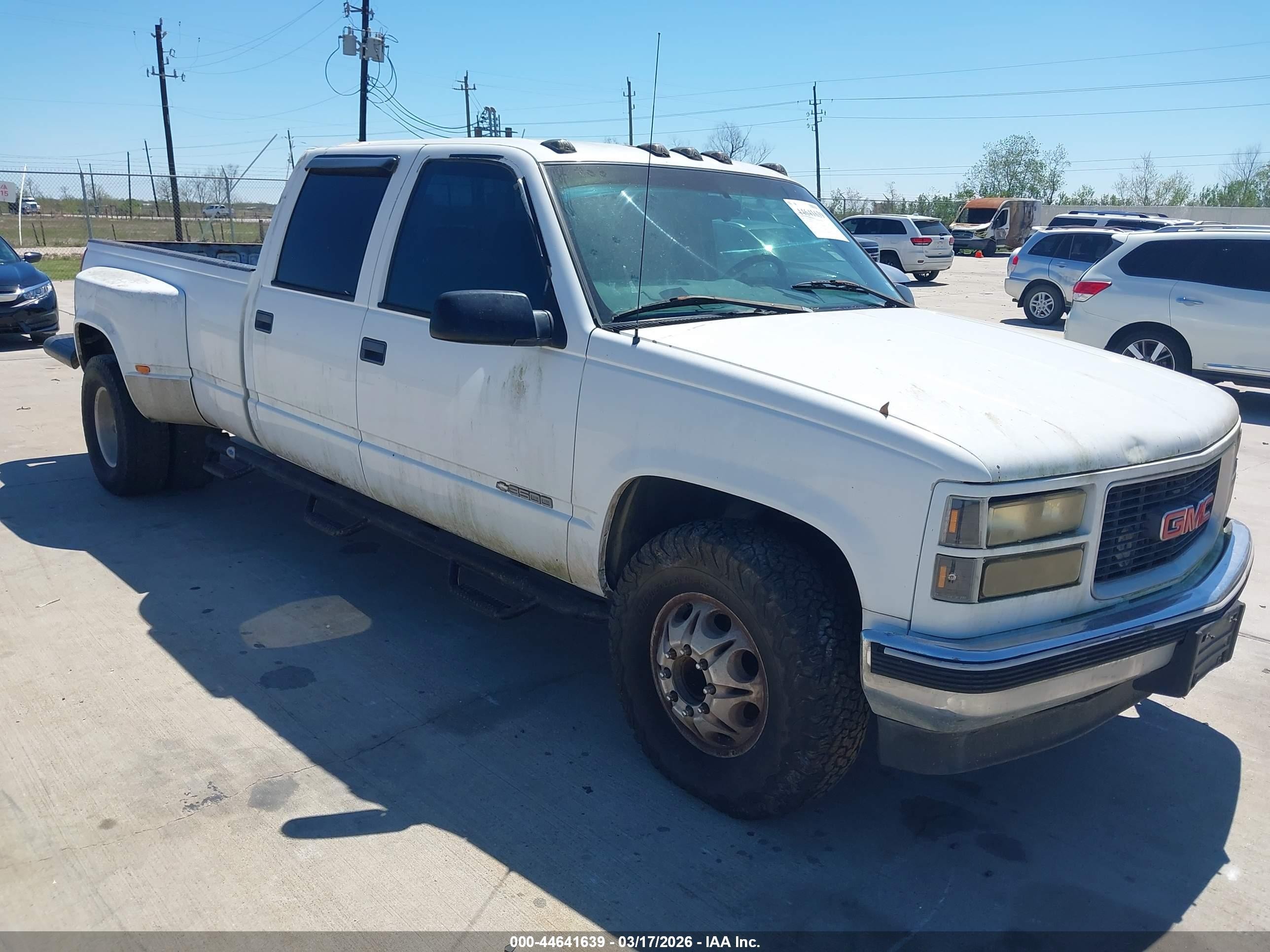 1999 Chevrolet Silverado 3500, VIN 1GCHC33J4XF062315 — Undercarriage
