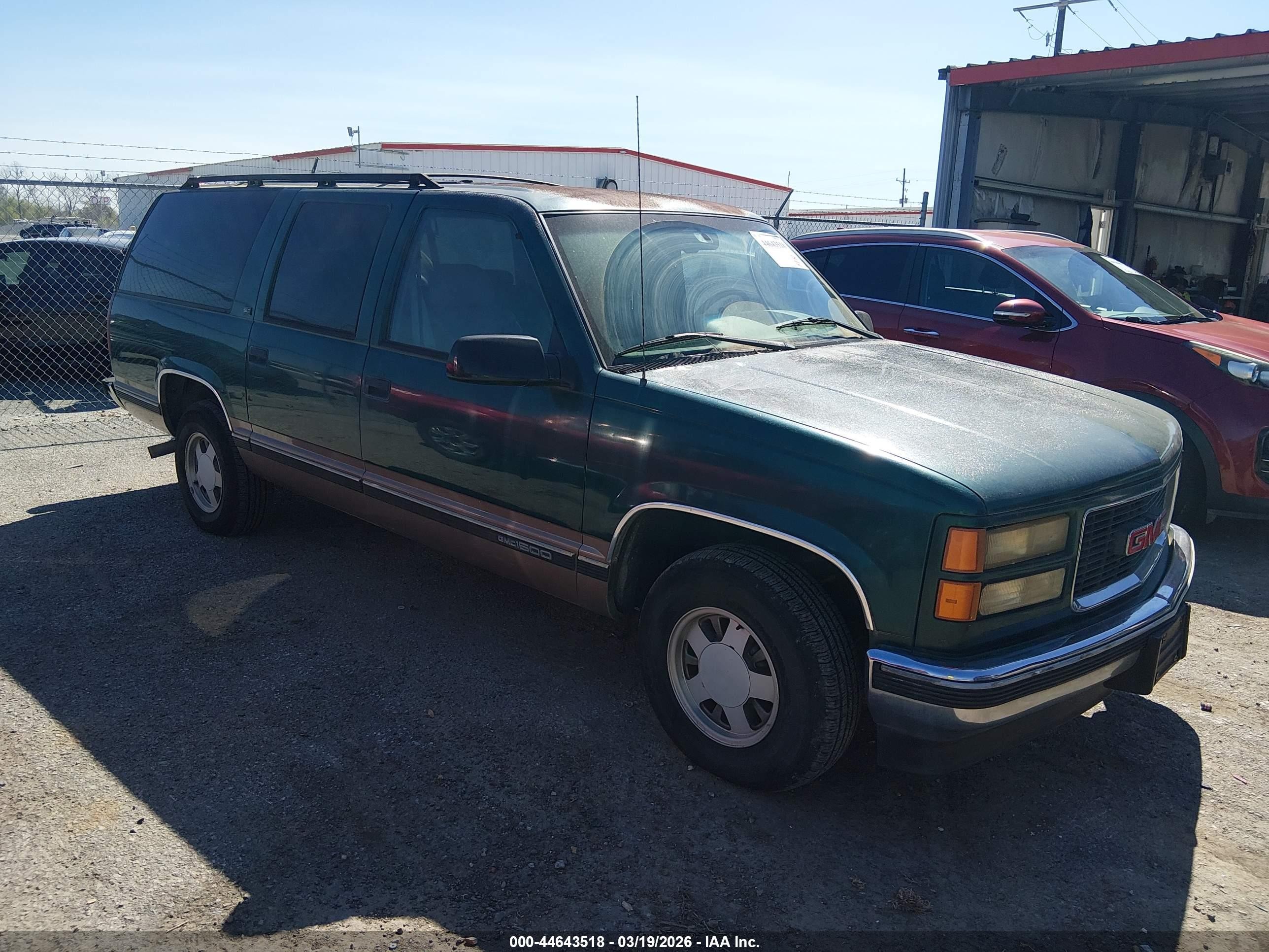 1996 GMC Suburban, VIN 1GKEC16R8TJ706841 — Normal wear
