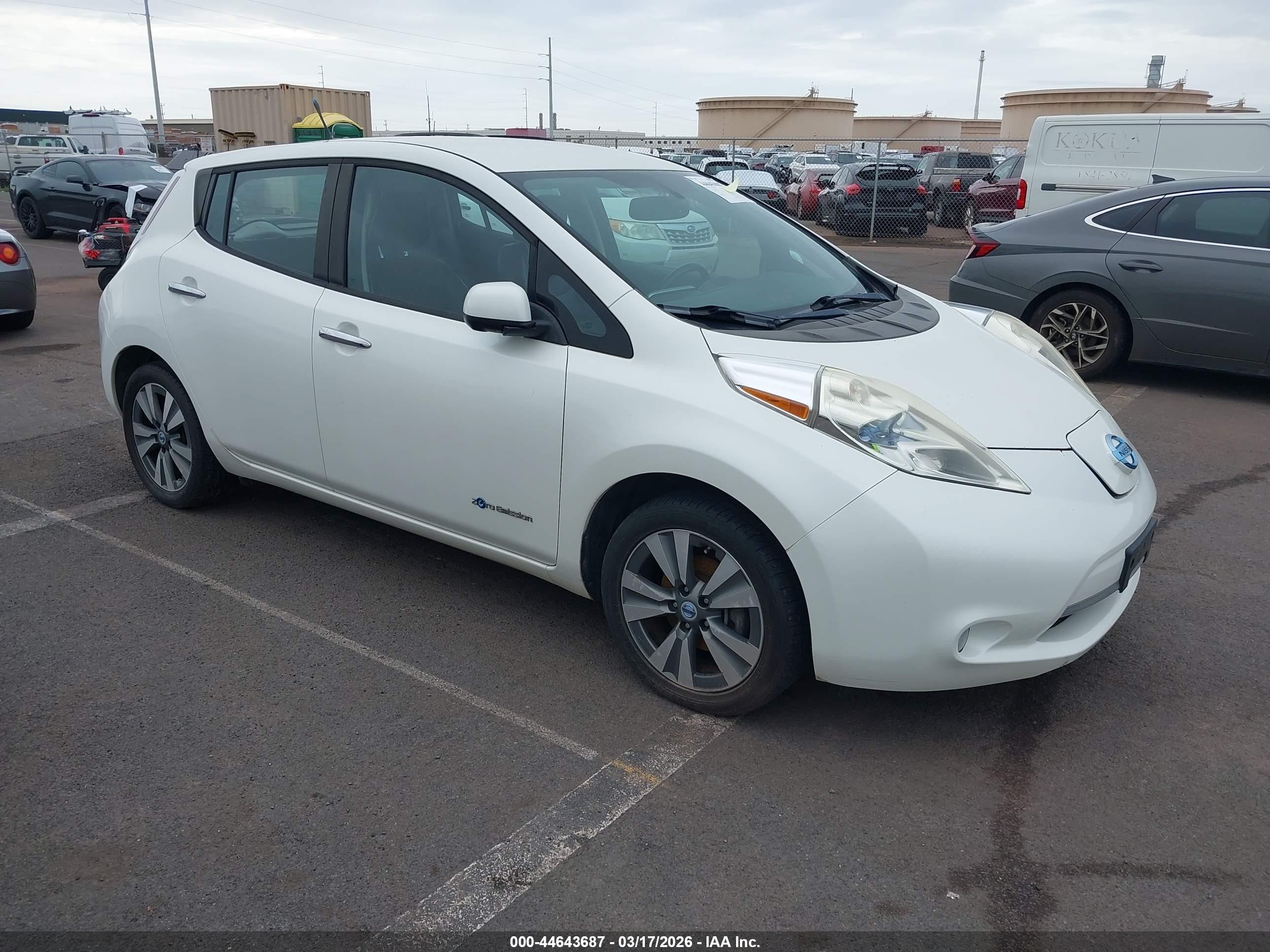 2013 Nissan LEAF S, VIN 1N4AZ0CP5DC417580 — Rear end