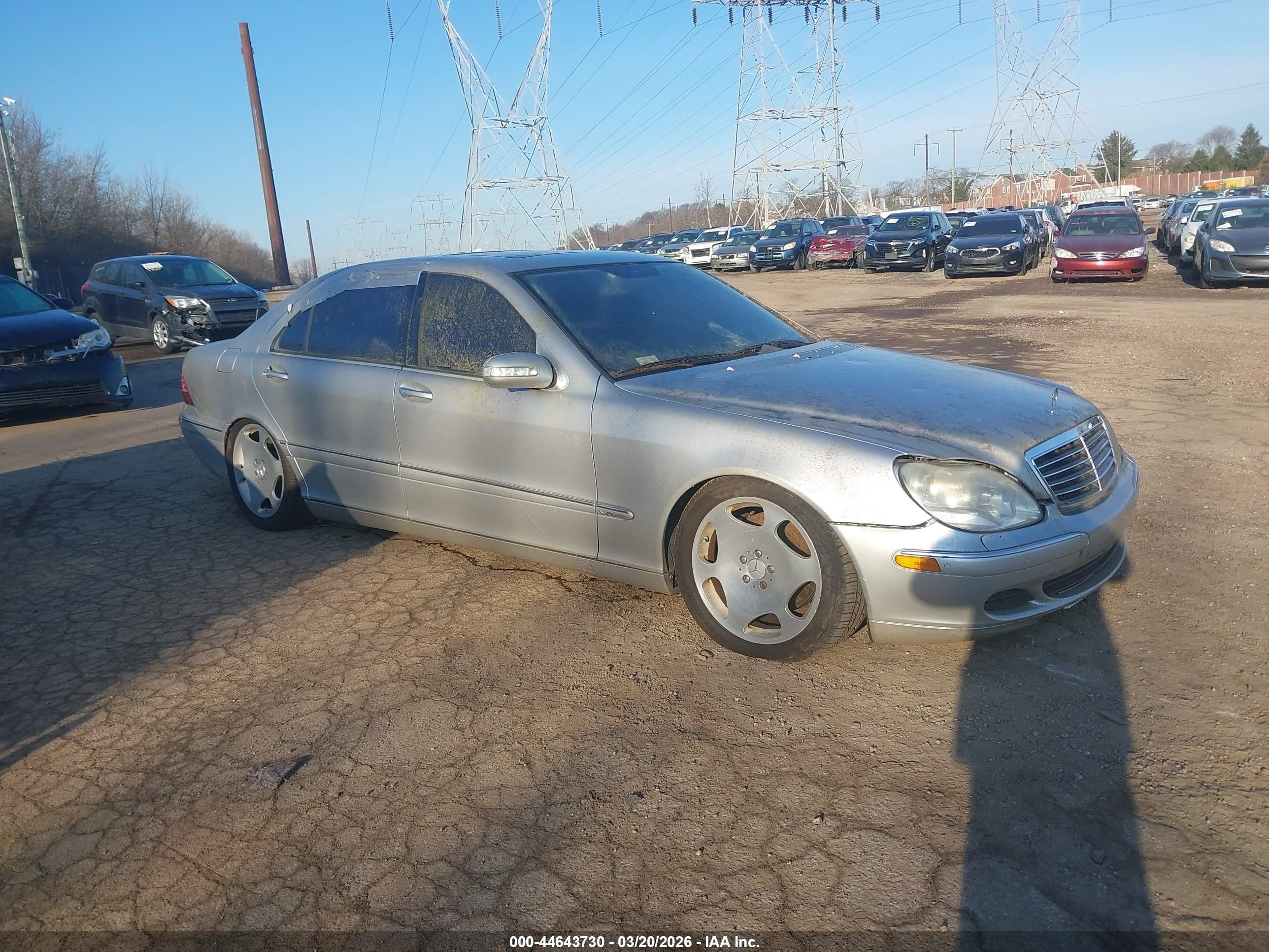 2005 Mercedes-Benz S 5.5L, VIN WDBNG76J75A432983 — Normal wear