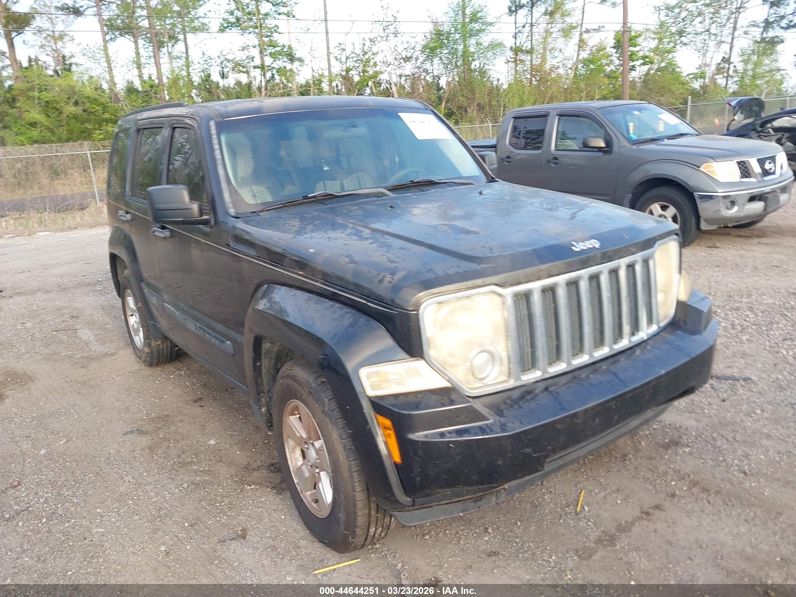2012 Jeep Liberty Sport, VIN 1C4PJLAK1CW168678 — Зад