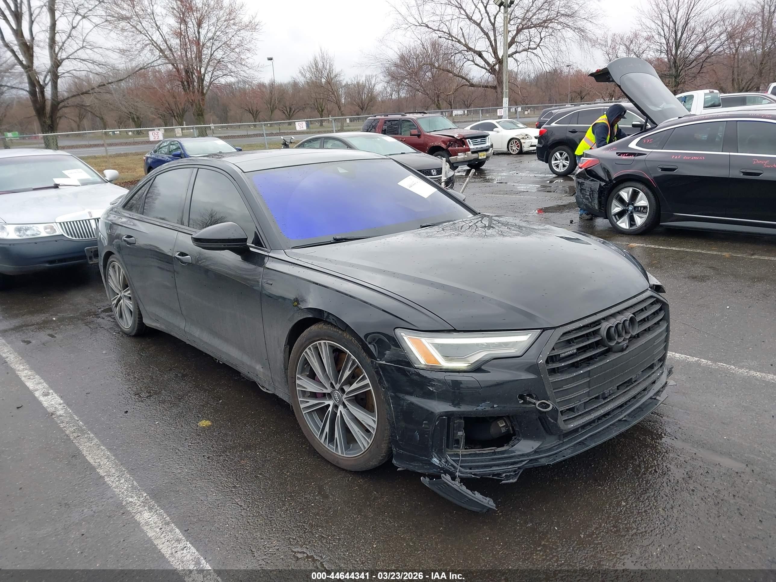 2019 Audi A6 Premium Plus, VIN WAUL2AF27KN061578 — Перед