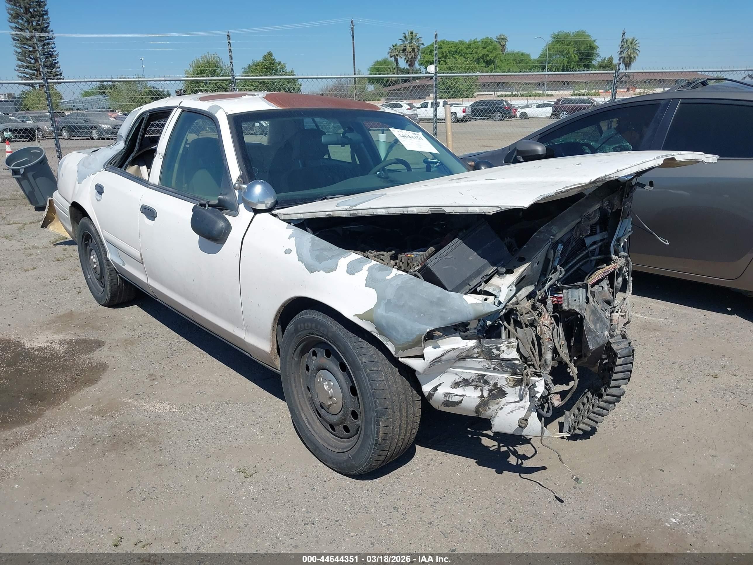 2006 Ford Police Interceptor, VIN 2FAFP71W46X157144 — Front end