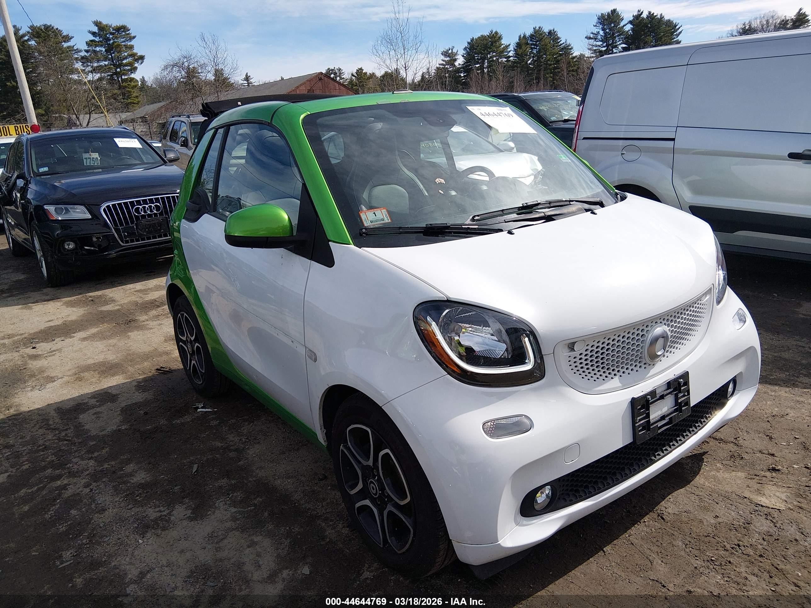 2017 Smart fortwo Passion, VIN WMEFK9BA2HK234589 — Не указано