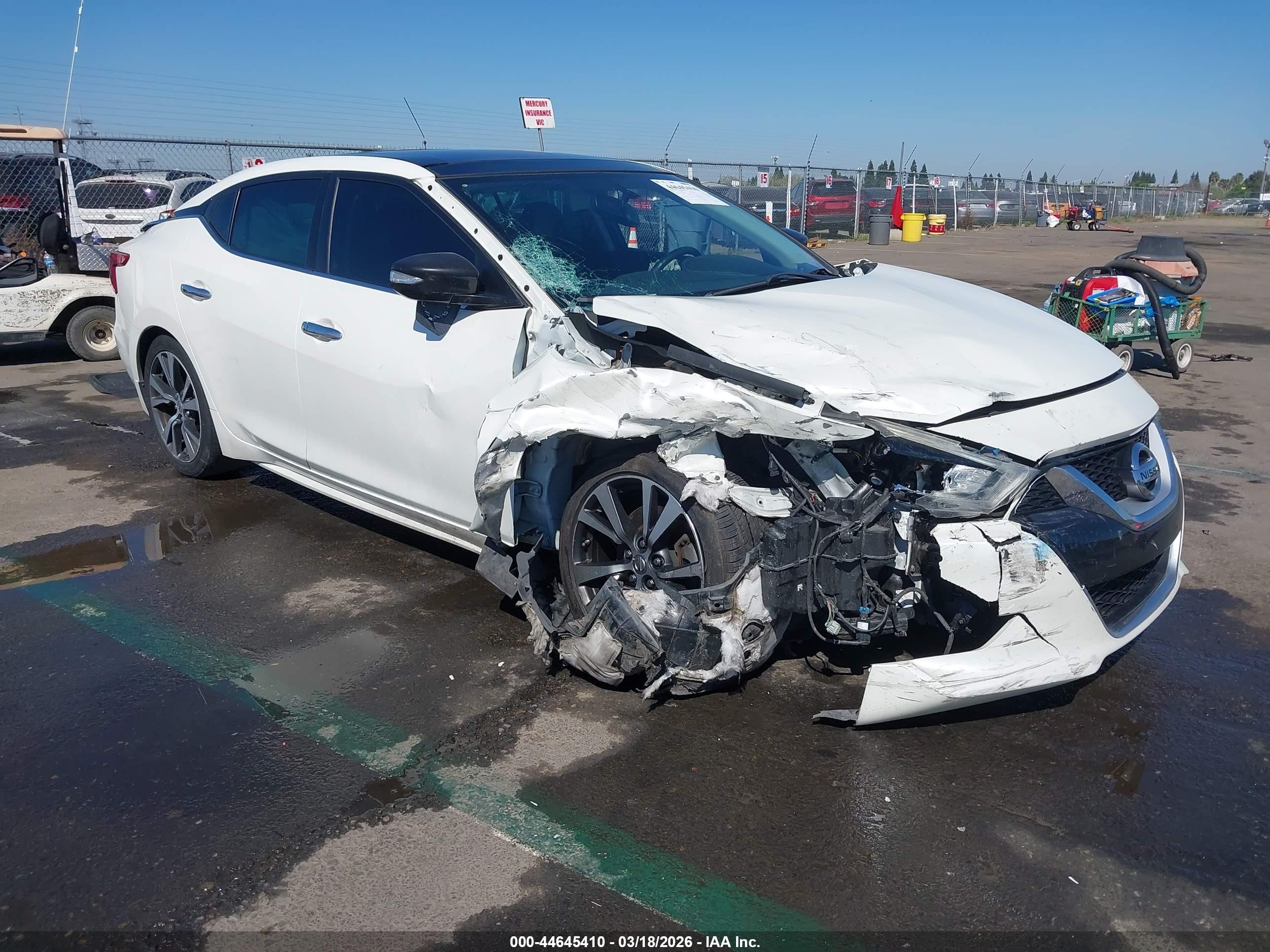 2017 Nissan Maxima Platinum, VIN 1N4AA6AP5HC414553 — Перед