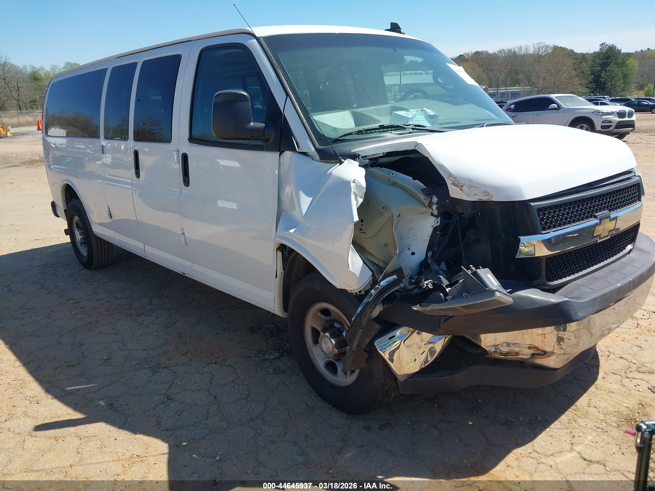 2018 Chevrolet Express Passenger LT, VIN 1GAZGPFG3J1229101 — Front end