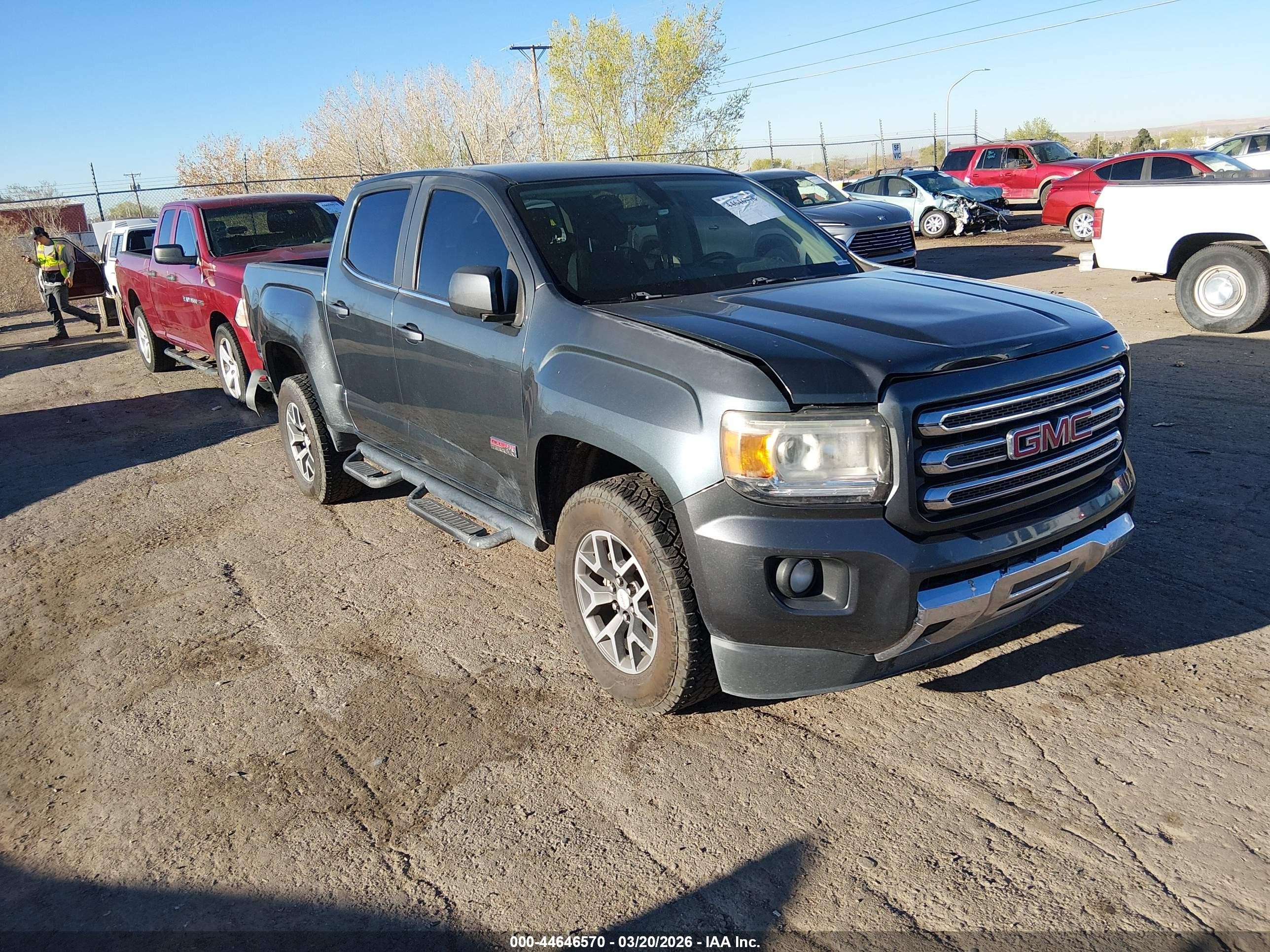 2015 GMC Canyon 4WD SLE, VIN 1GTG6BE37F1204650 — Rear end