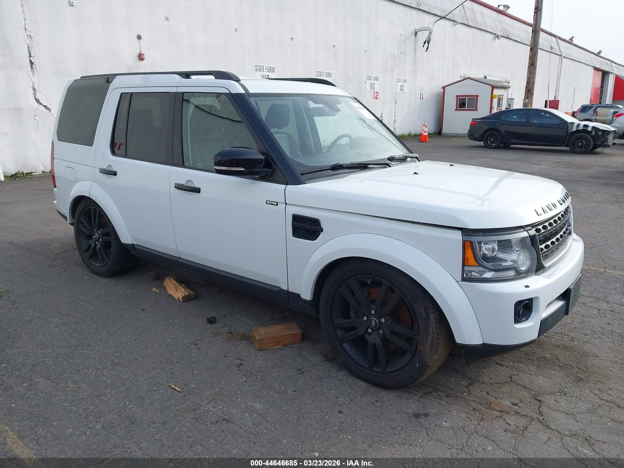 2014 Land Rover LR4 HSE, VIN SALAG2V68EA704109 — Front end