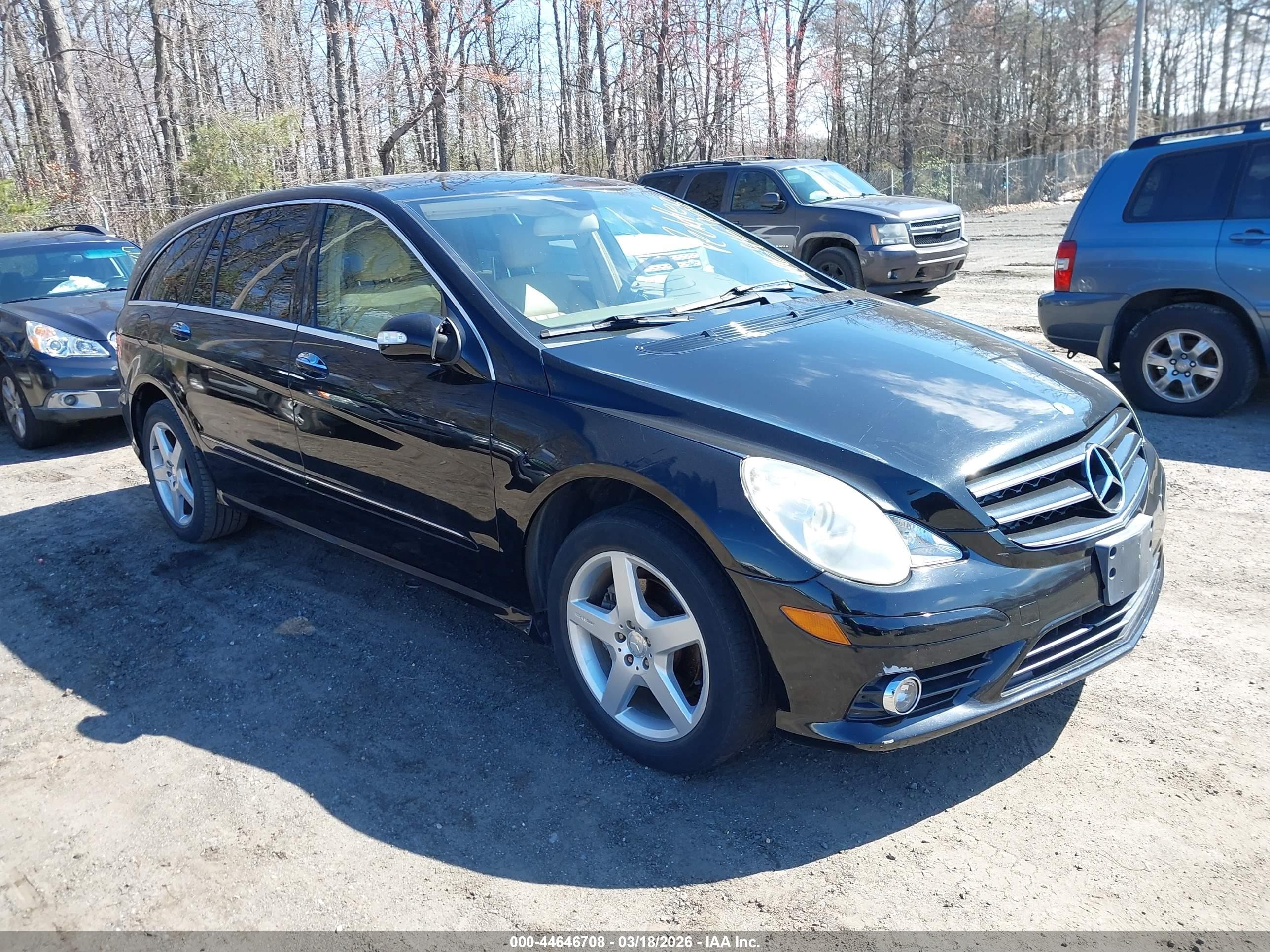 2010 Mercedes-Benz R 350, VIN 4JGCB6FB6AA102980 — Фото с аукциона