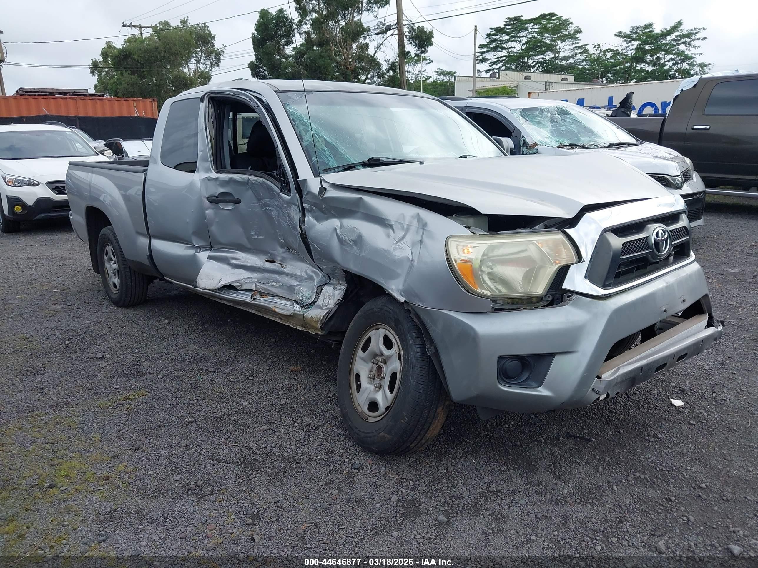 2014 Toyota Tacoma, VIN 5TFTX4CN4EX040927 — Side