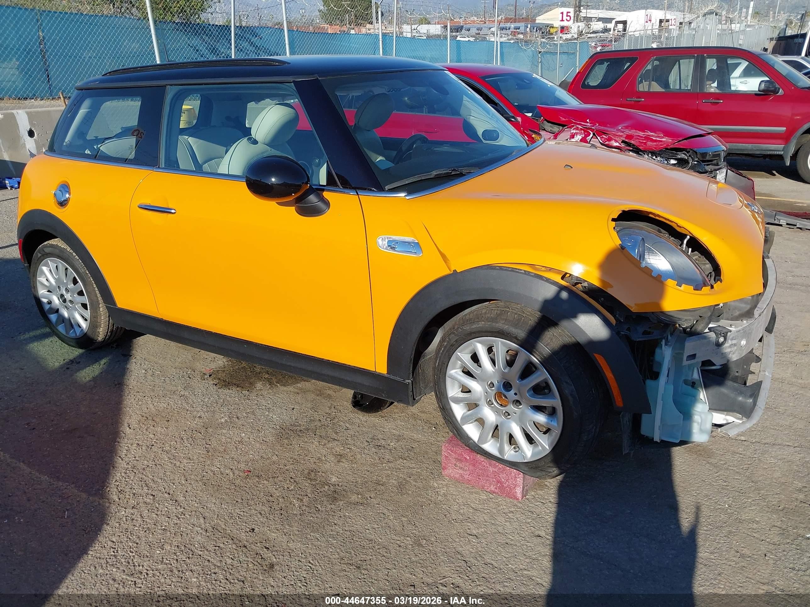 2015 MINI Hardtop S, VIN WMWXP7C58F2A33934 — Фото с аукциона