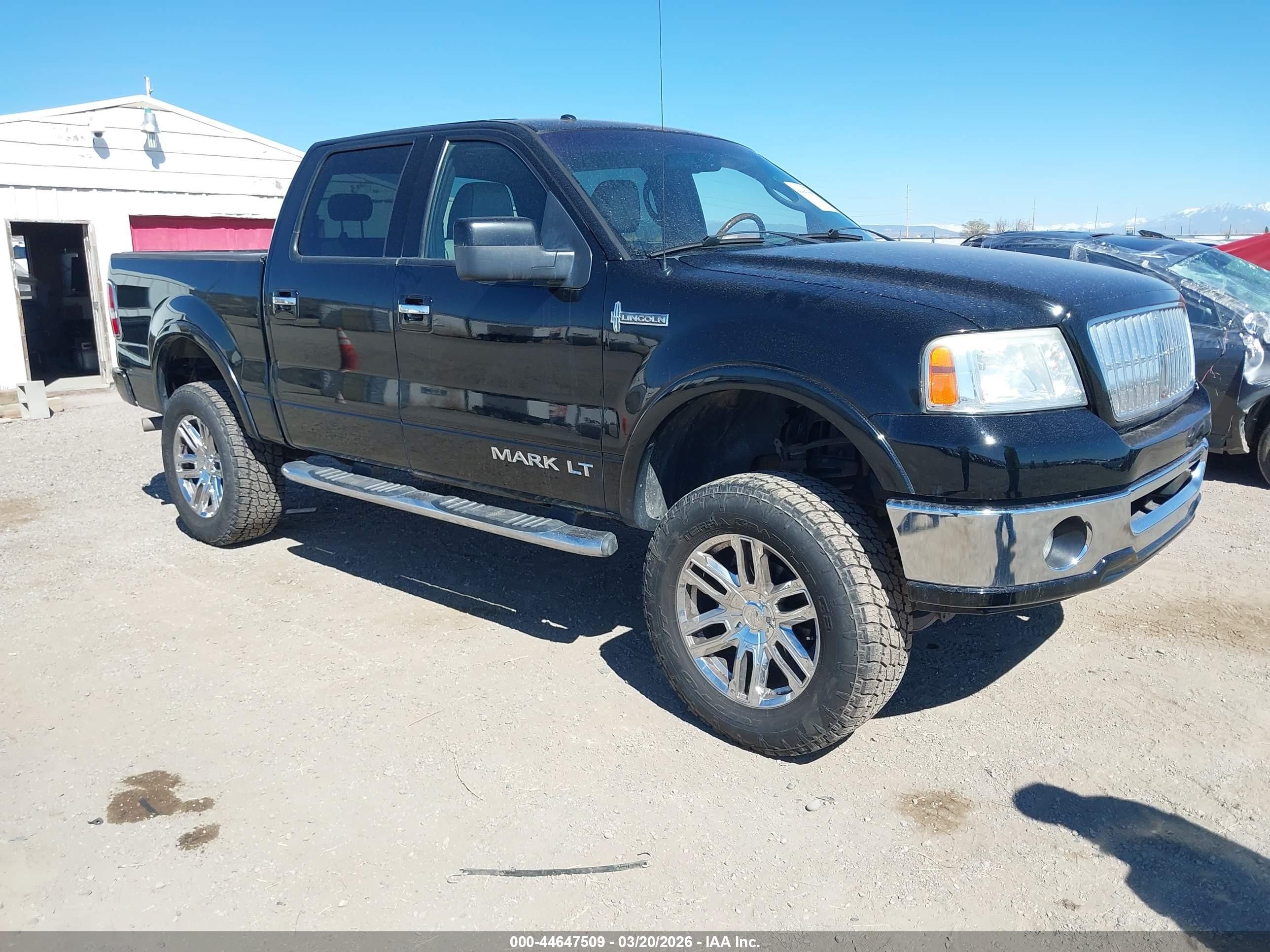 2008 Lincoln Mark LT, VIN 5LTPW18508FJ04139 — Бок