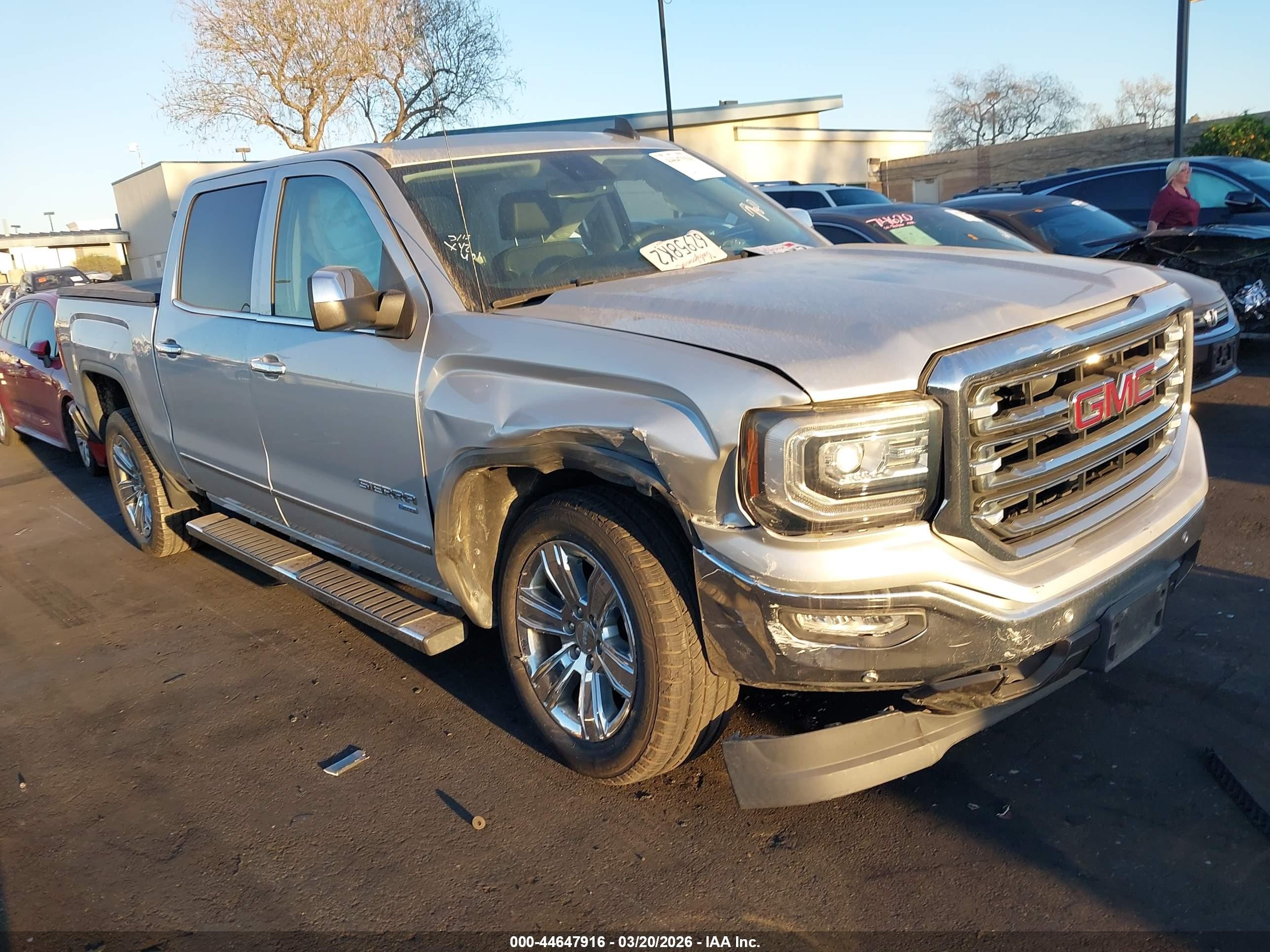 2018 GMC Sierra 1500 SLT, VIN 3GTU1NER7JG419253 — Side
