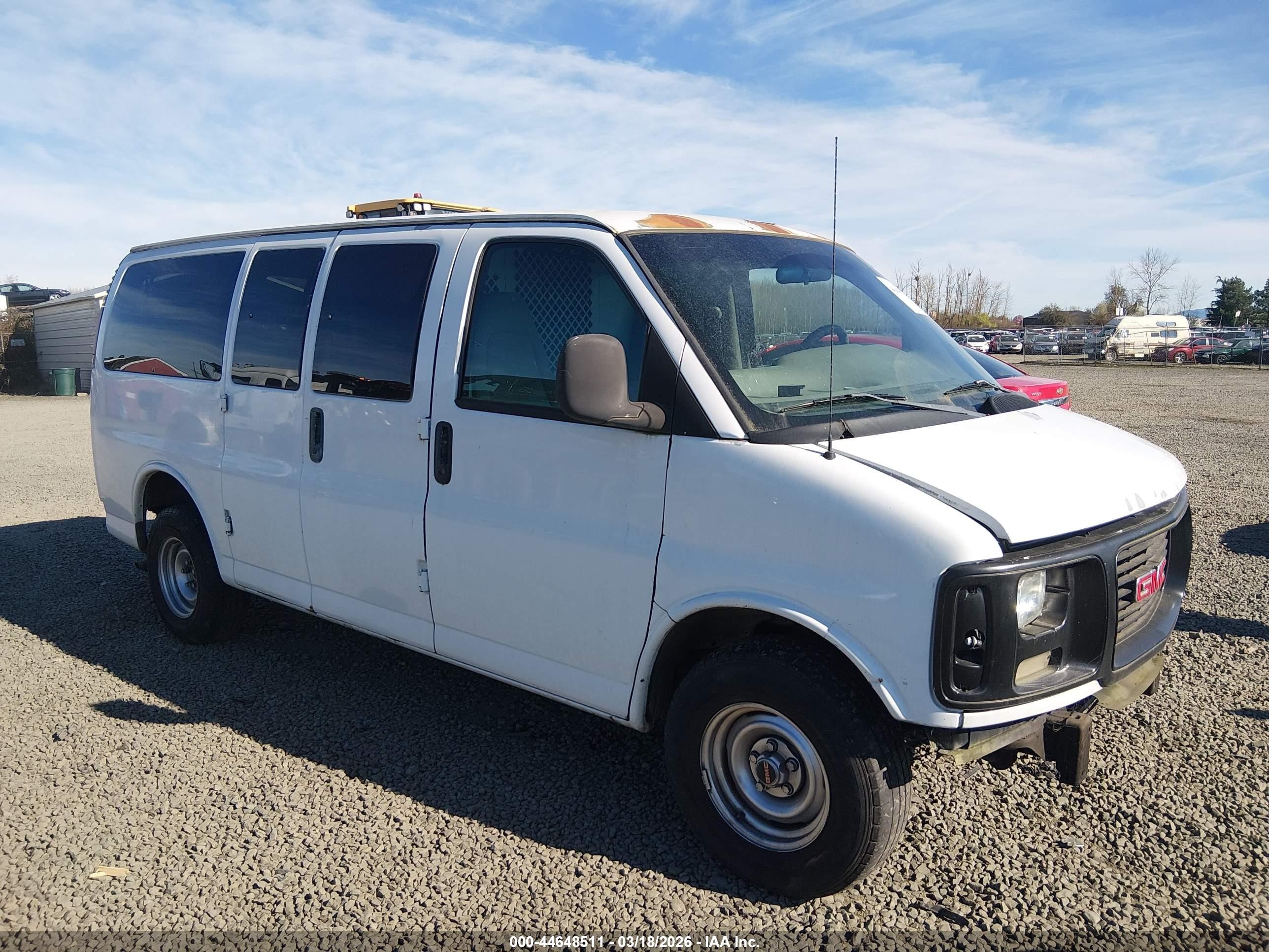 2000 GMC Savana Cargo, VIN 1GTFG15W3Y1163398 — All over