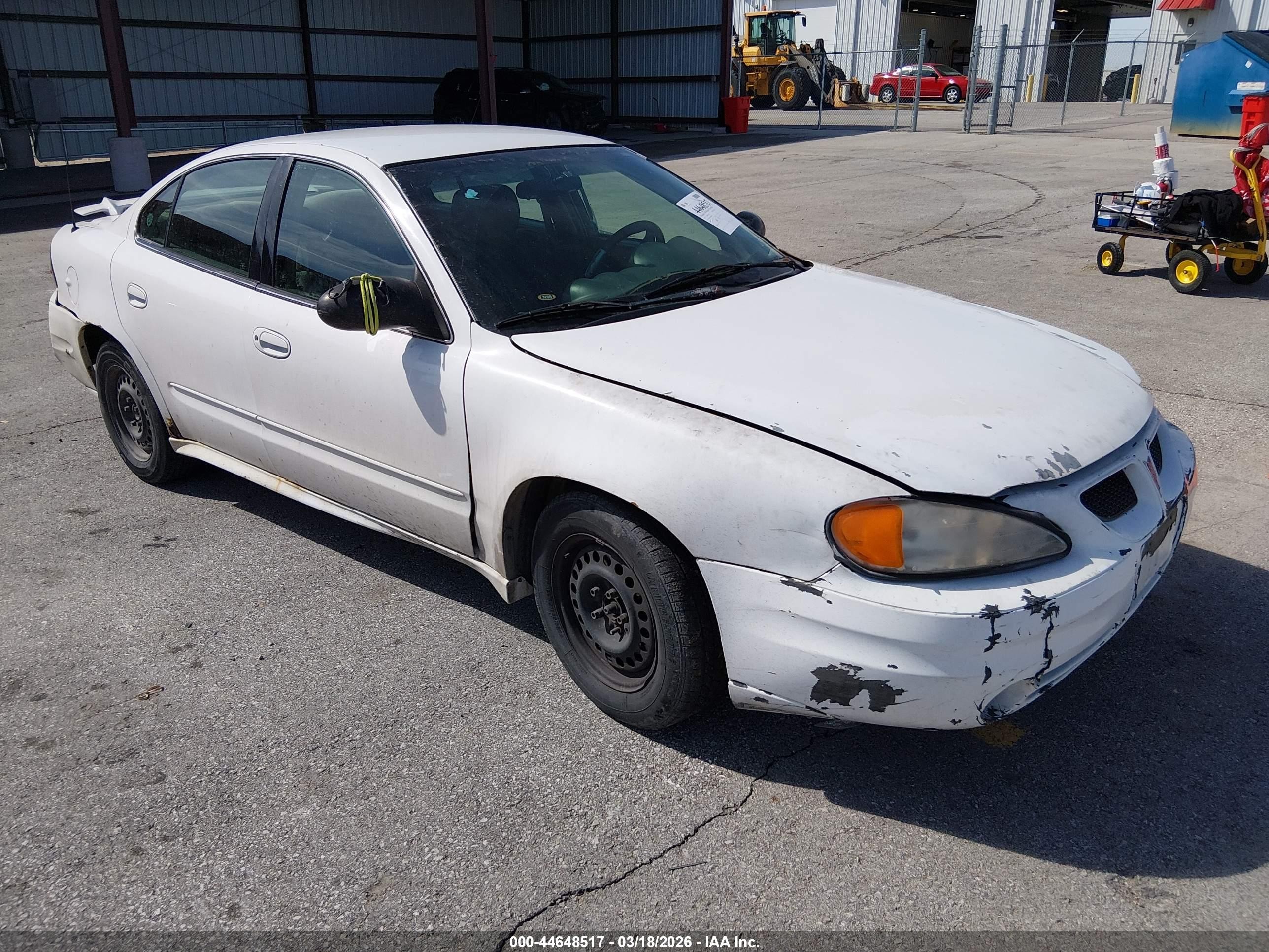 2005 Pontiac Grand Am SE, VIN 1G2NE52E85M105709 — Side