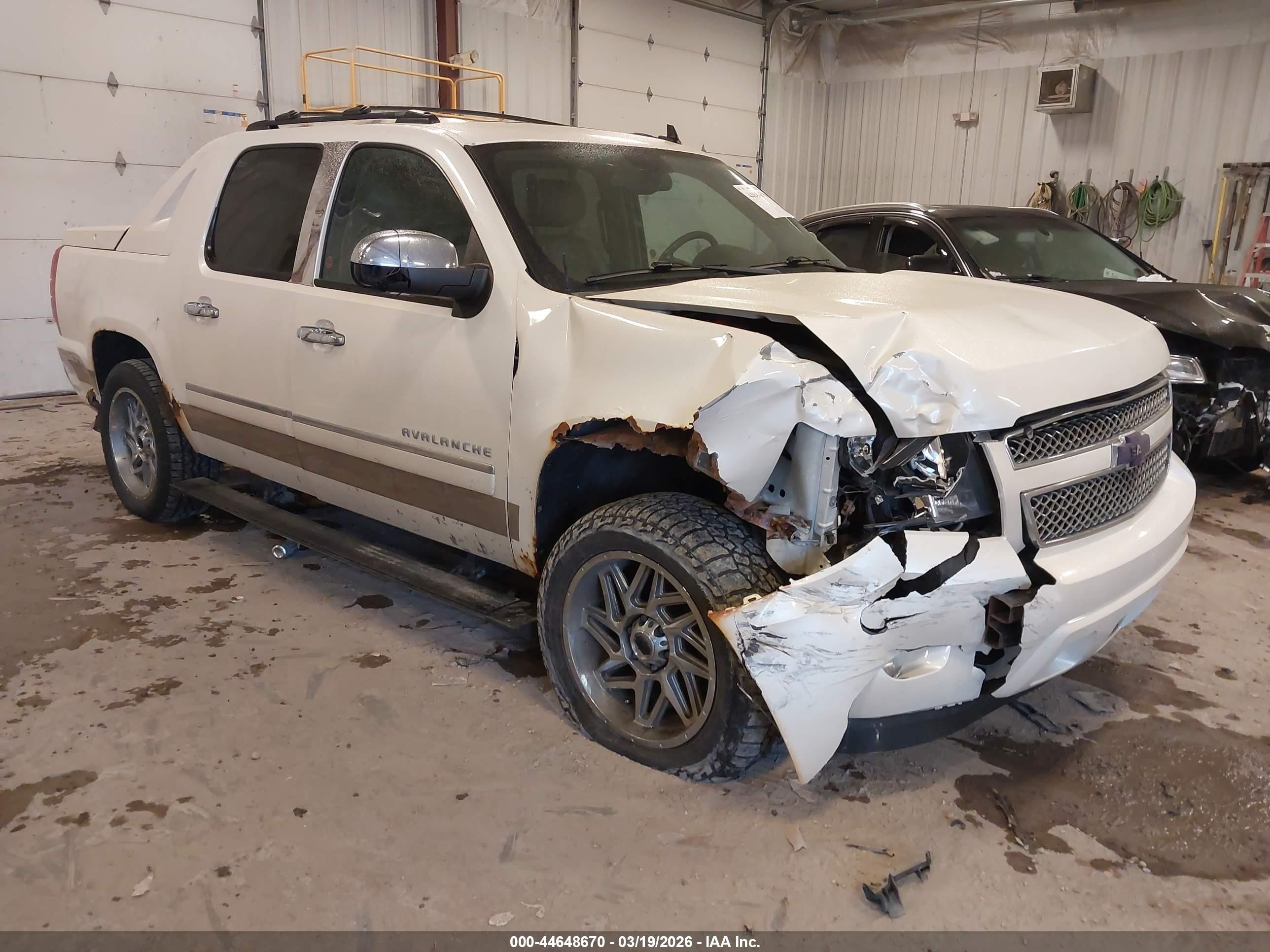 2013 Chevrolet Avalanche LTZ, VIN 3GNTKGE75DG349847 — All over