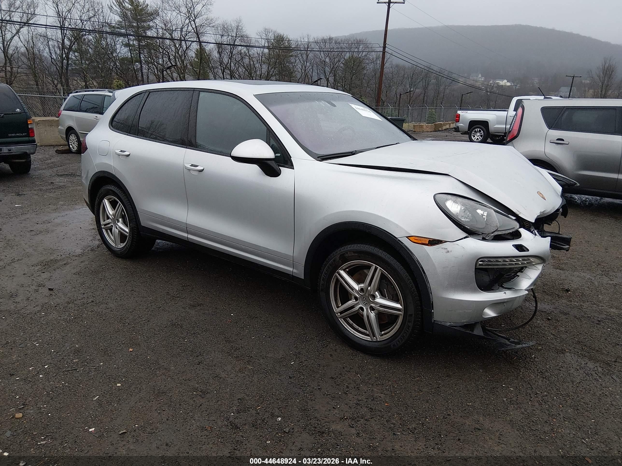2012 Porsche Cayenne, VIN WP1AA2A20CLA11434 — Front end