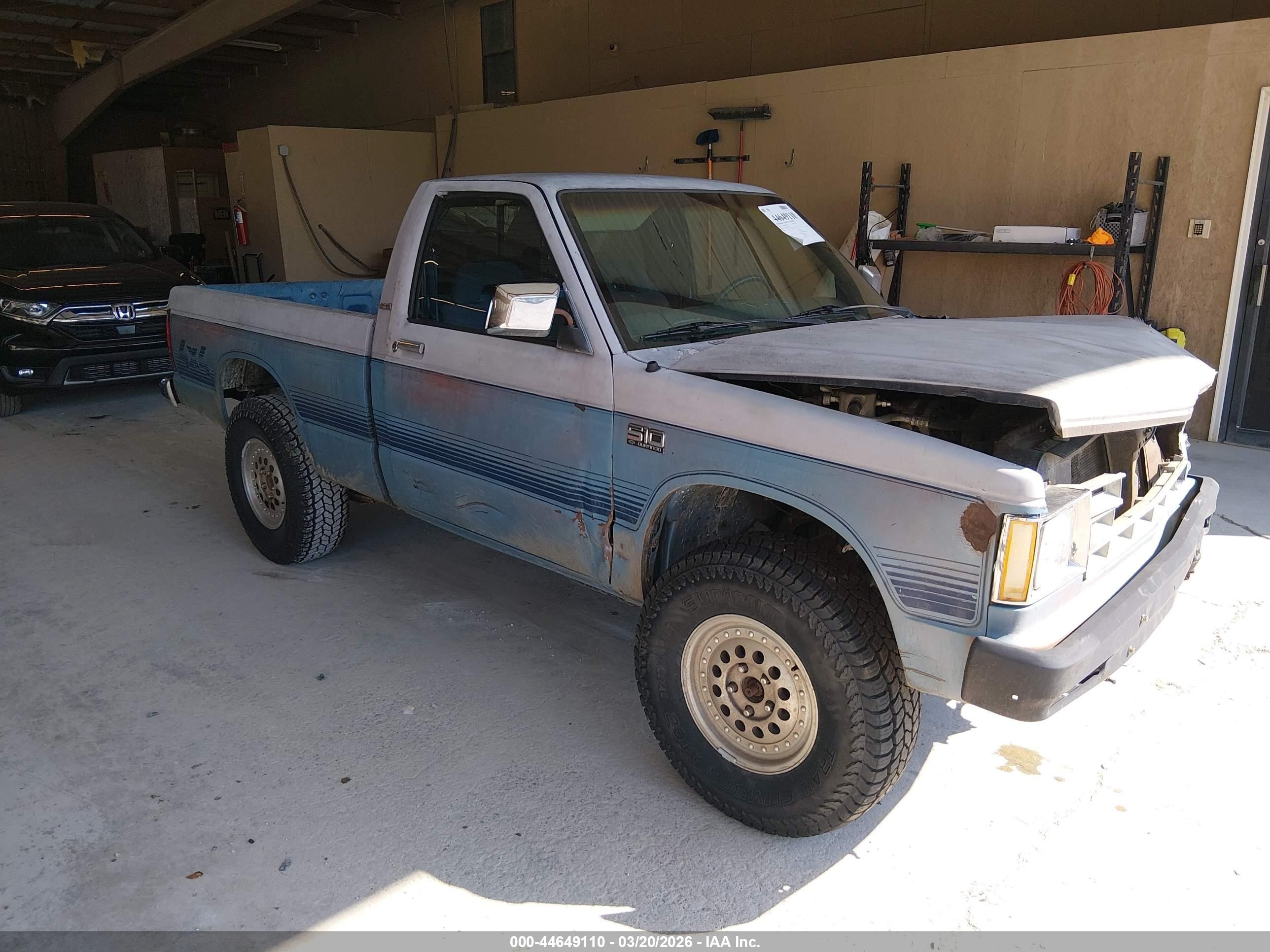 1985 Chevrolet S-10, VIN 1GCCT14B5F2178635 — Front end