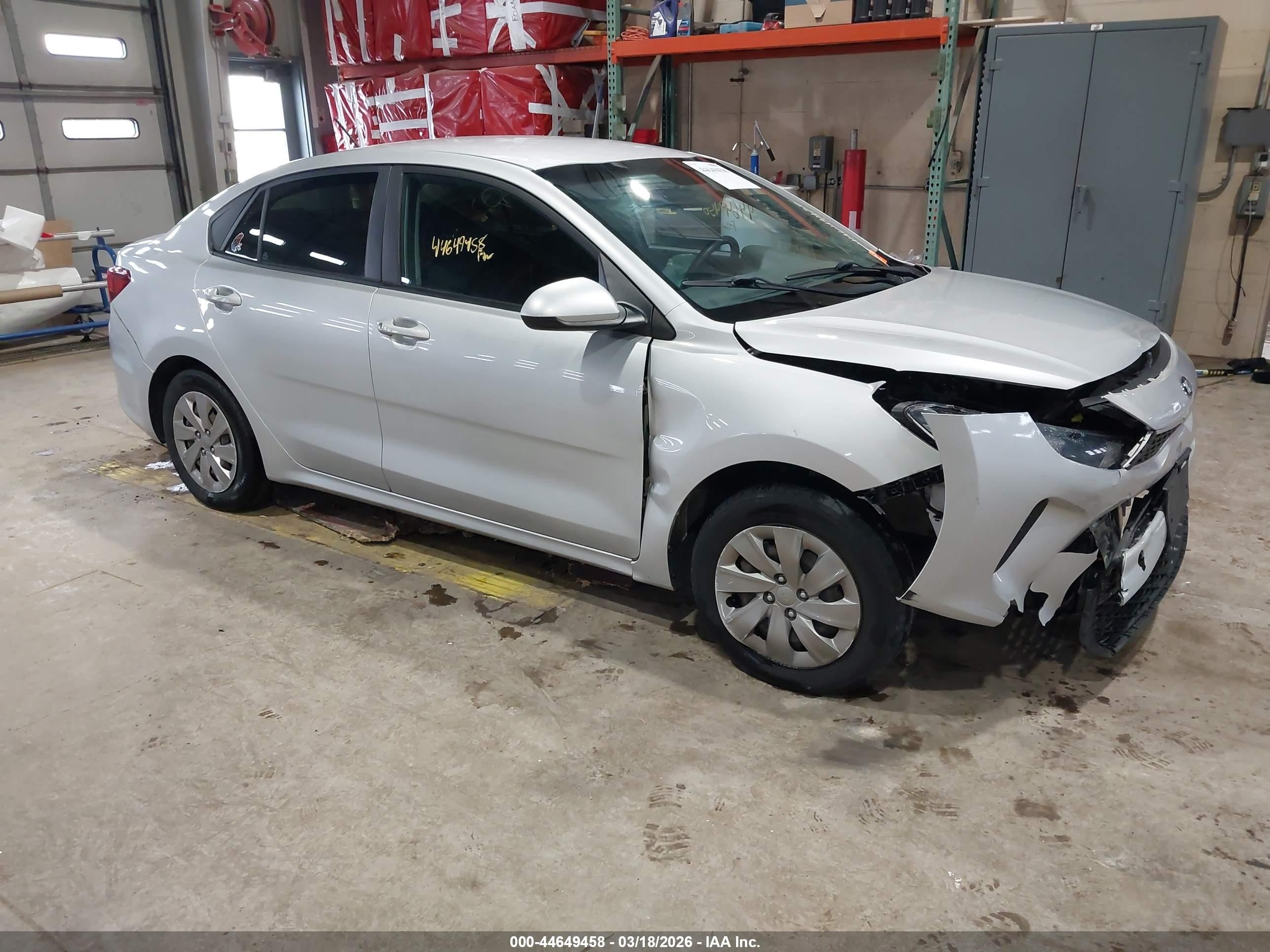 2020 Kia Rio S, VIN 3KPA24AD5LE285622 — Front end