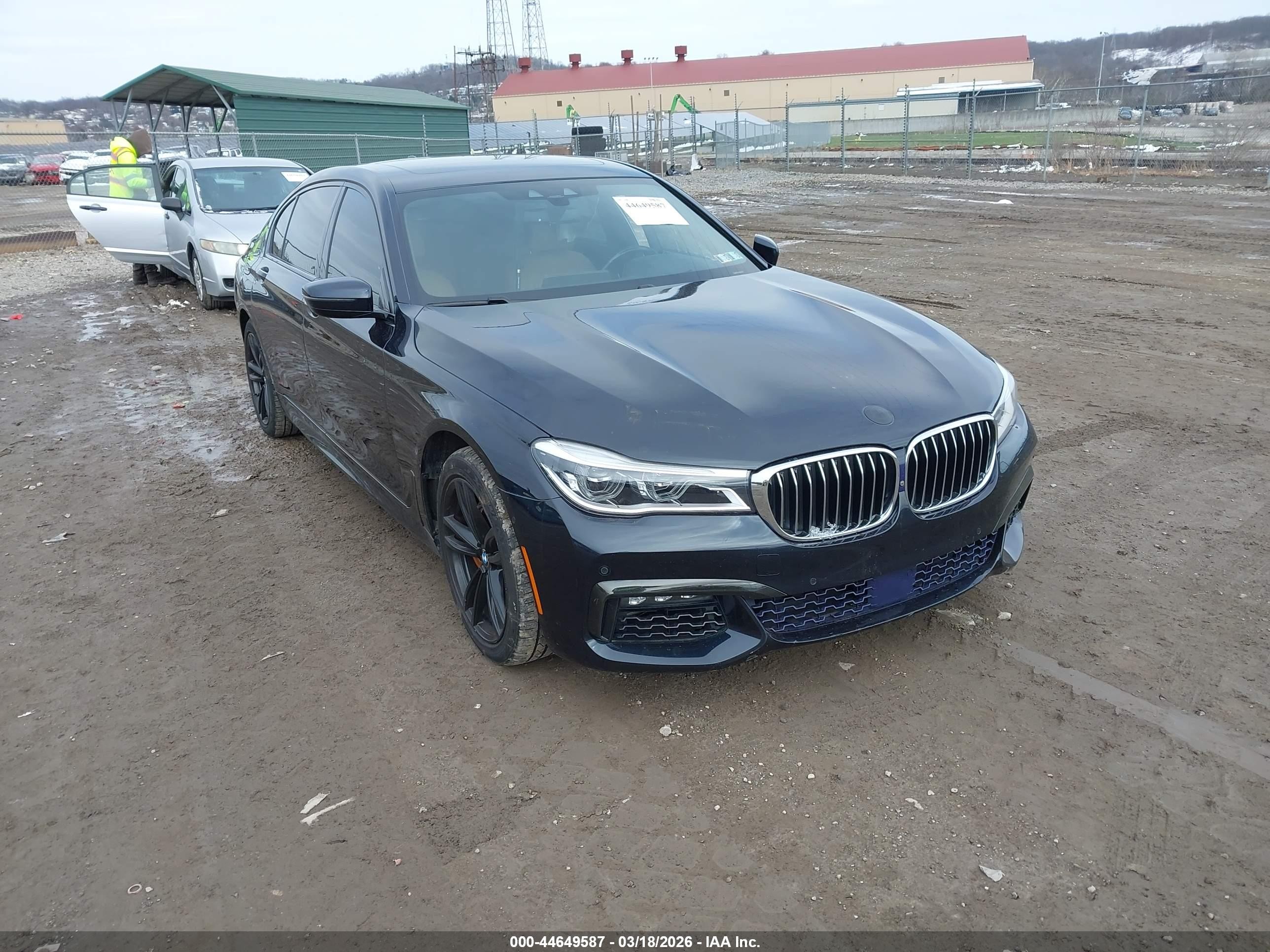 2016 BMW 7 Series 750i xDrive, VIN WBA7F2C56GG417394 — Side