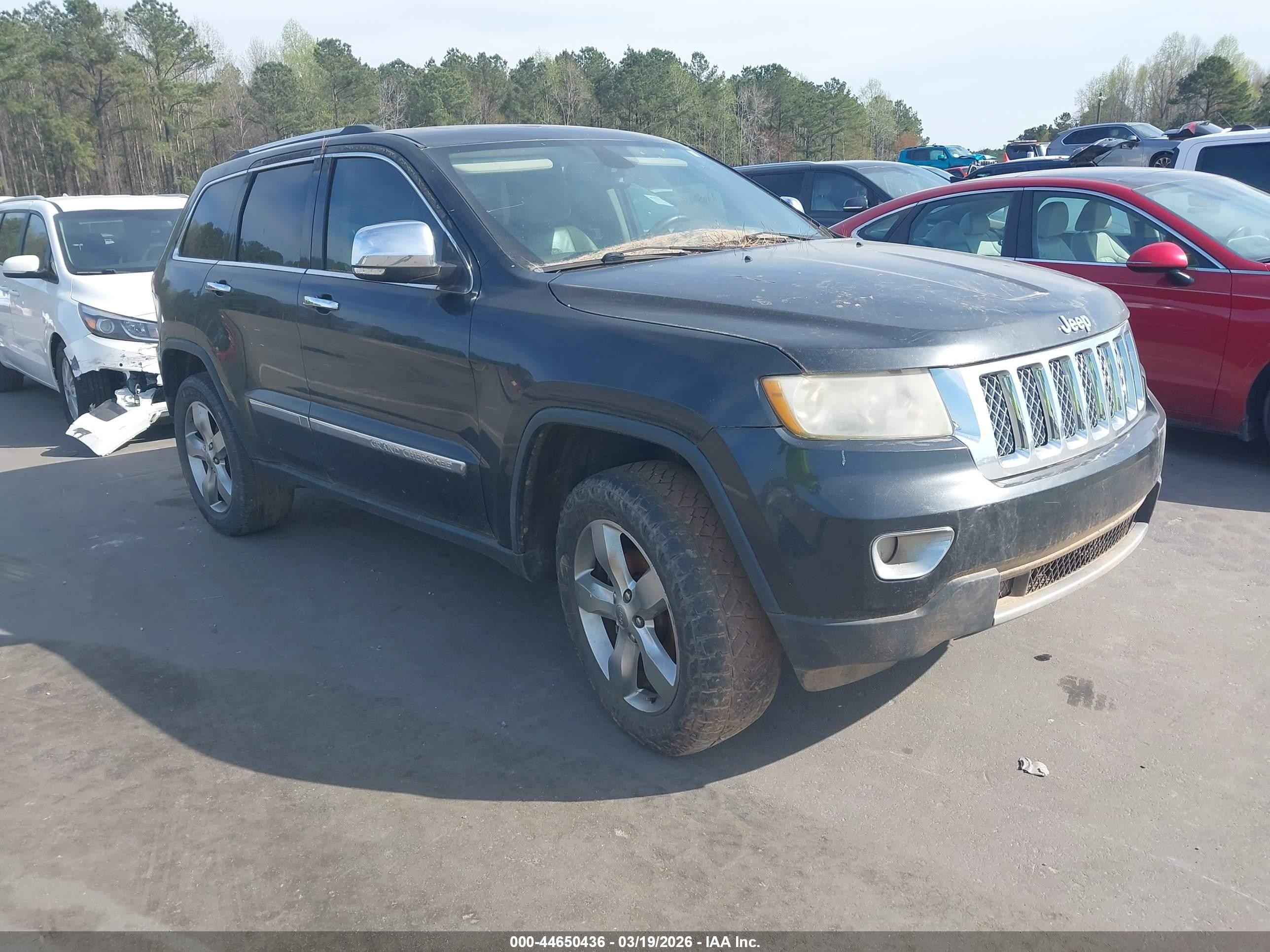2013 Jeep Grand Cherokee Overland, VIN 1C4RJECT3DC533987 — Normal wear
