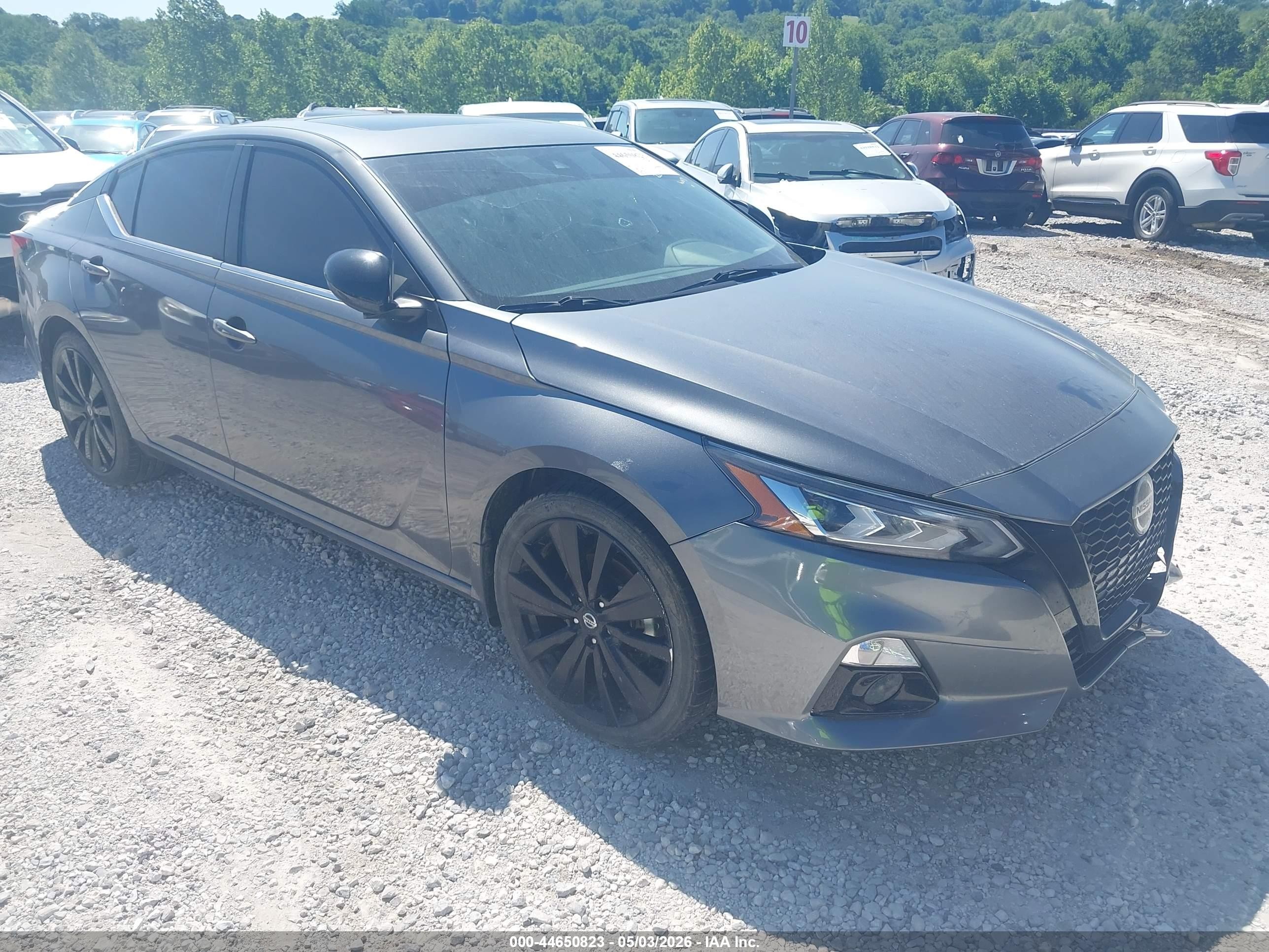 2022 Nissan Altima SR, VIN 1N4BL4CV9NN375254 — Перед