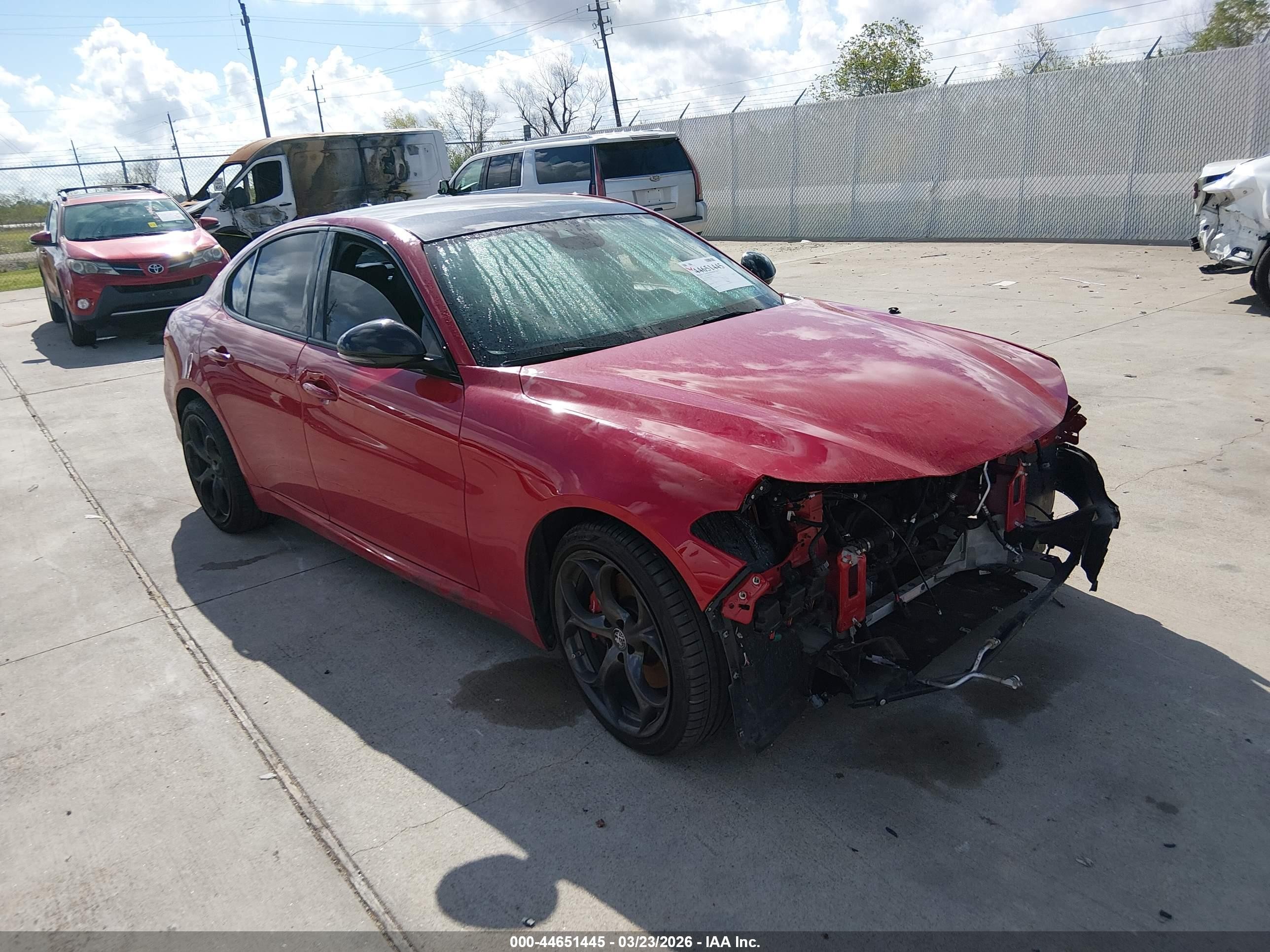 2021 Alfa Romeo Giulia Ti, VIN ZARFAMBN6M7649361 — Front end