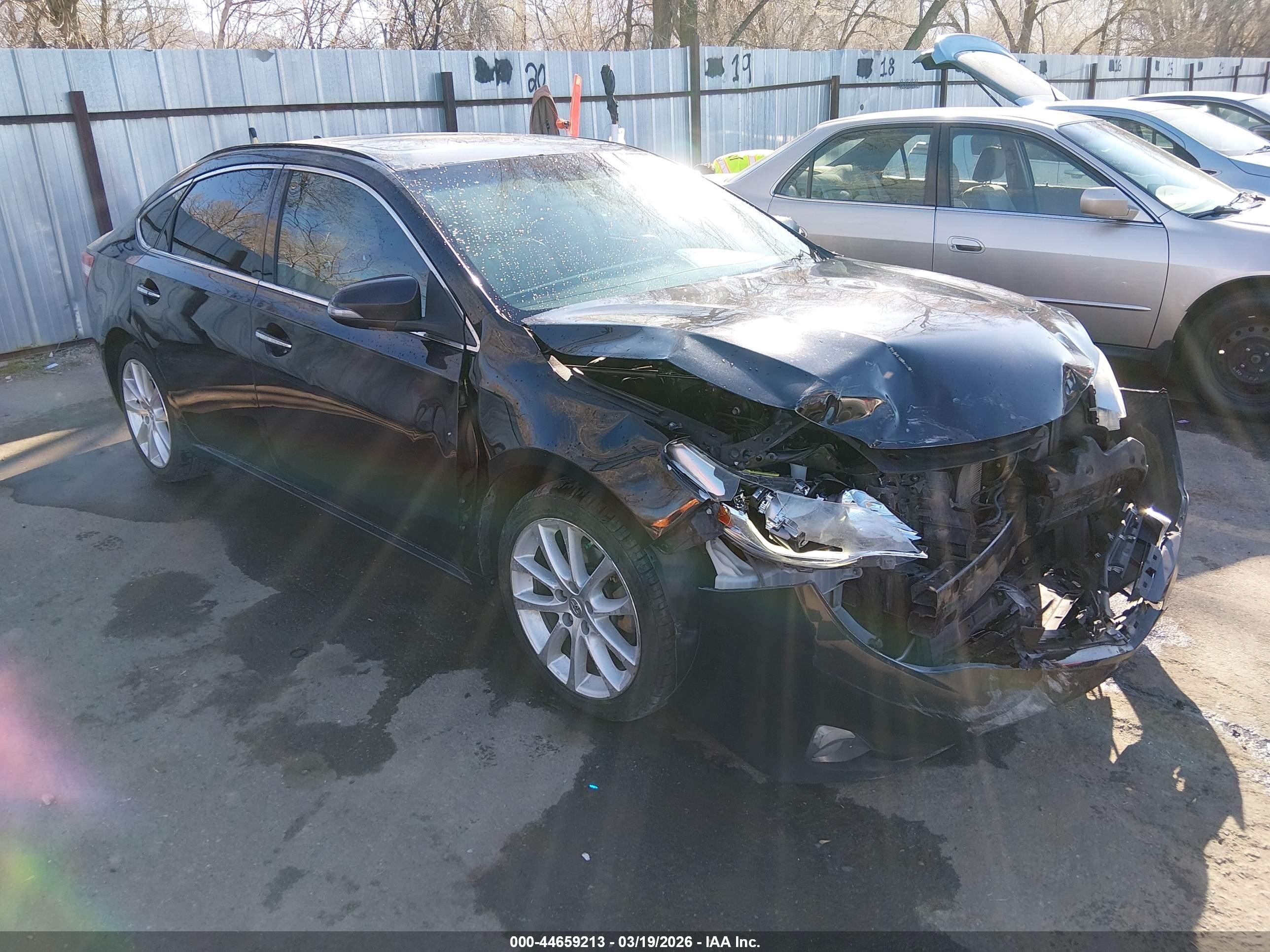 2013 Toyota Avalon XLE Touring, VIN 4T1BK1EB9DU029672 — Front end