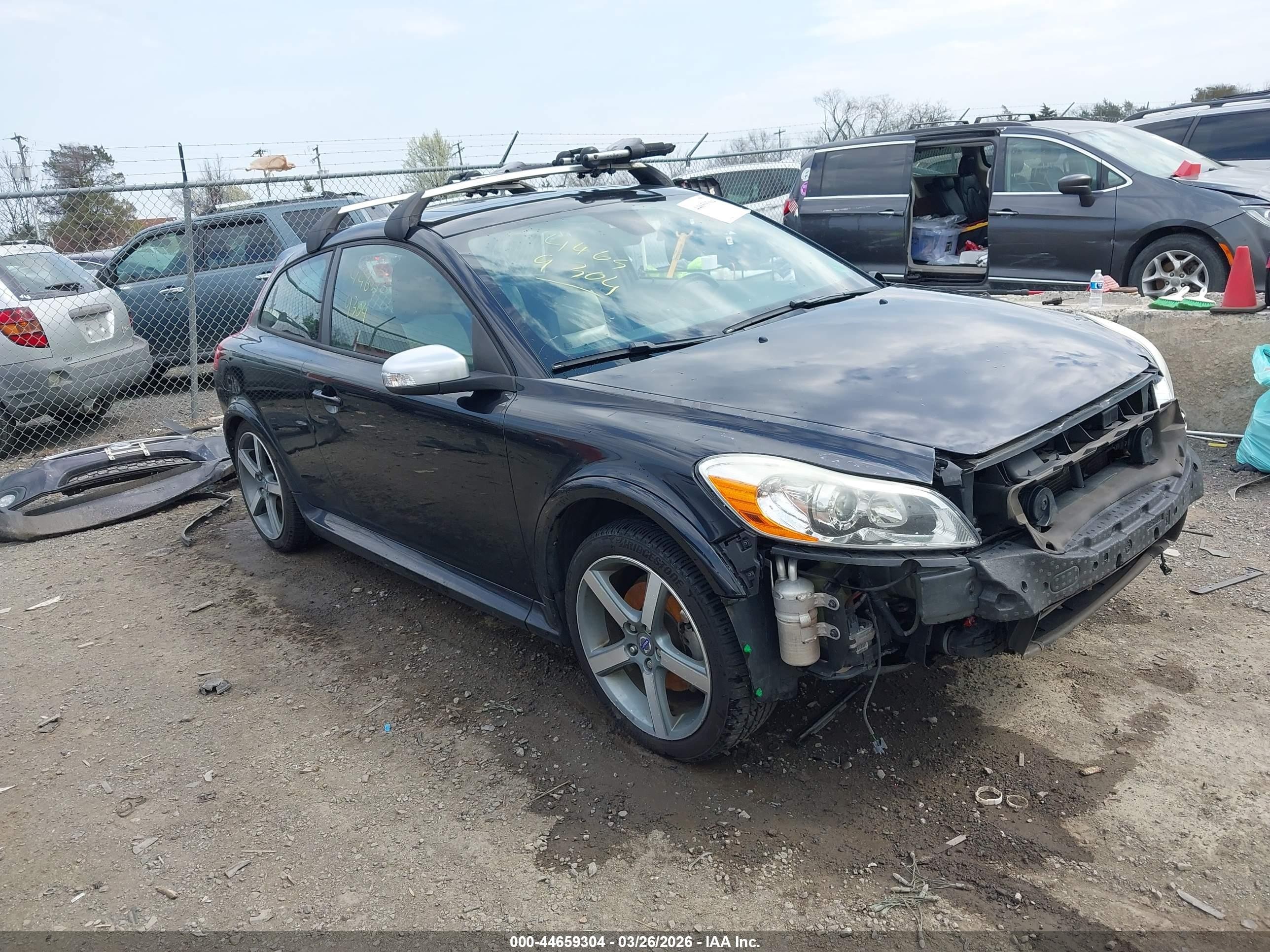 2012 Volvo C30, VIN YV1672MK8C2285532 — Side
